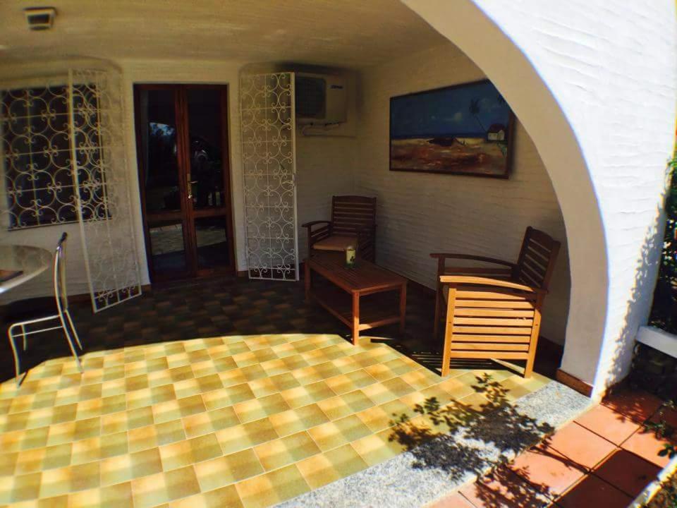 Villa Nicanda- 100 MT dal mare- giardino