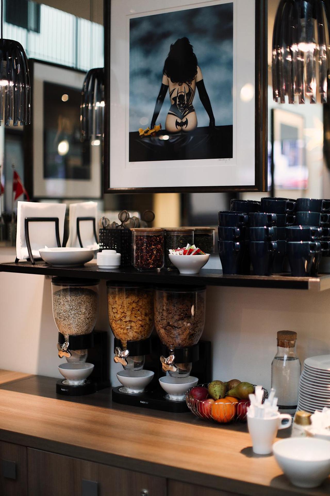 Communal lounge/ TV room