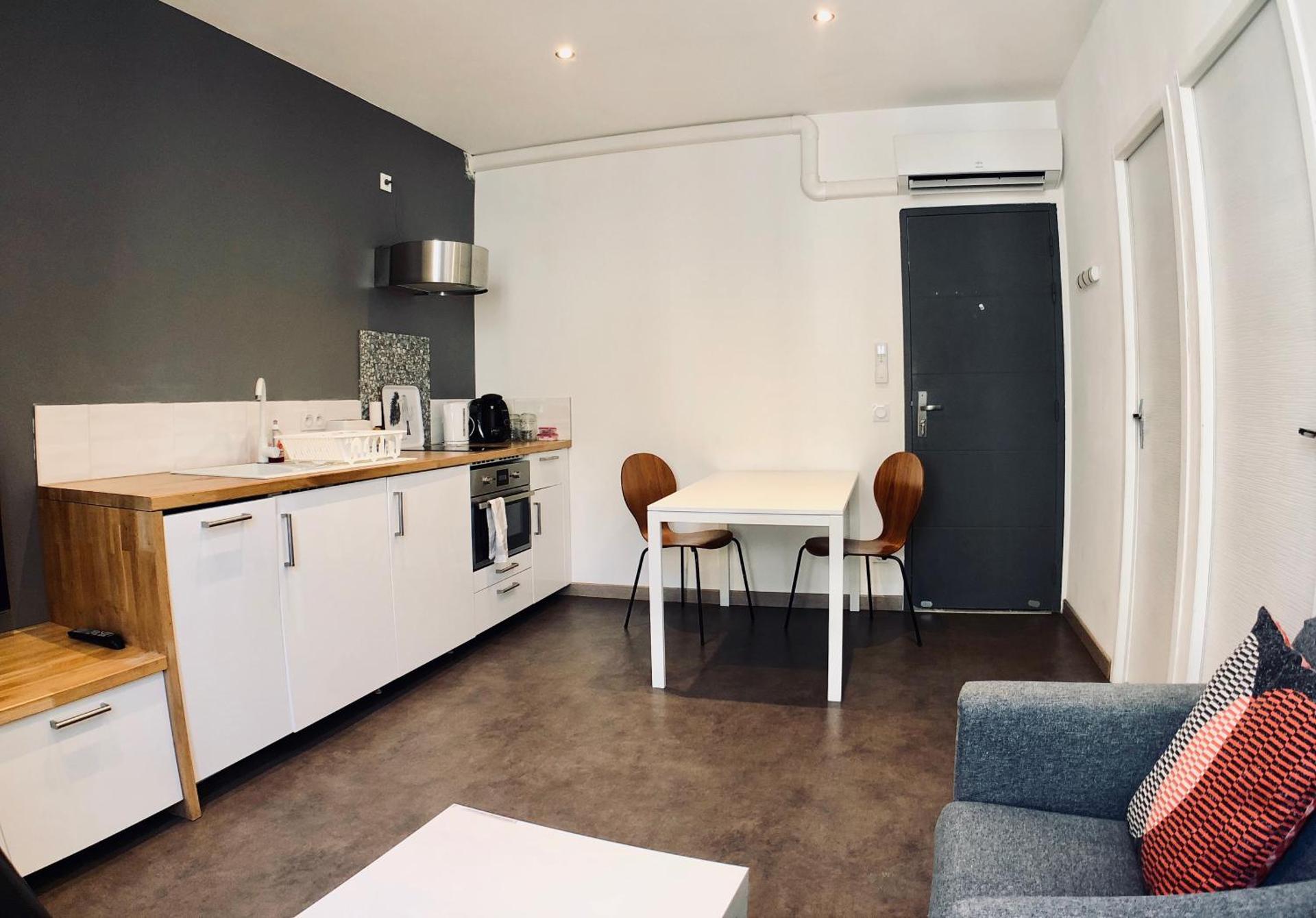 Kitchen or kitchenette