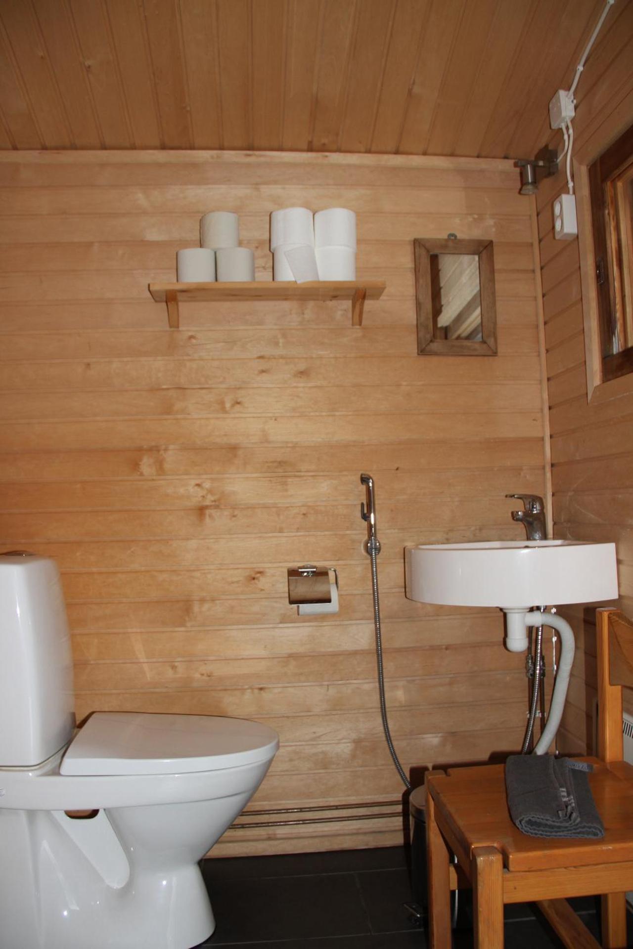 Cottage with Sauna (Harmaa Hukka)