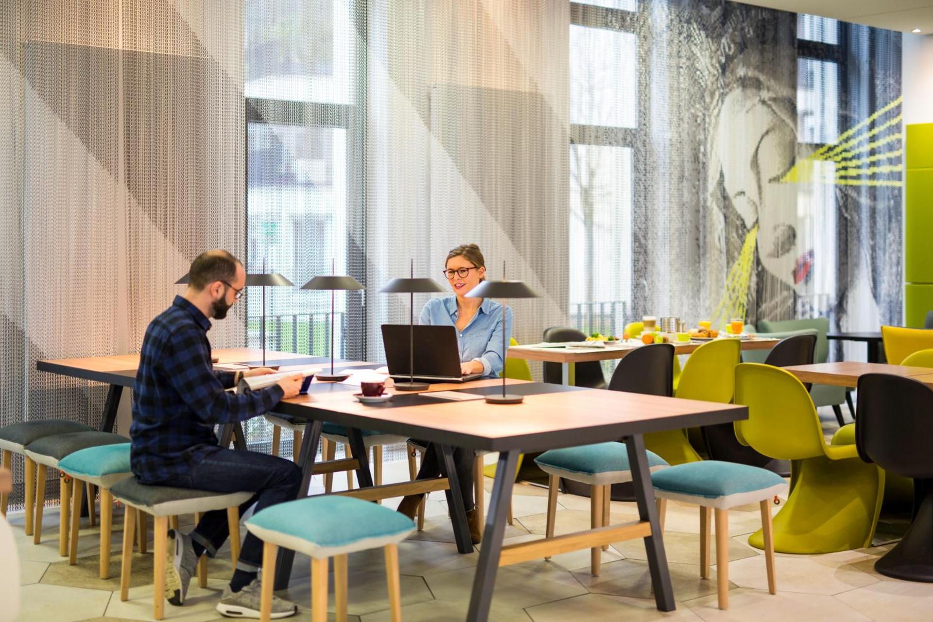 Communal lounge/ TV room