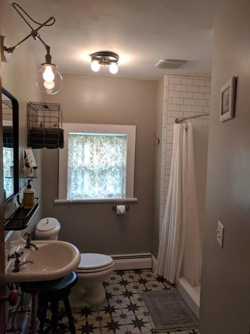 Burdett House Bed & Breakfast