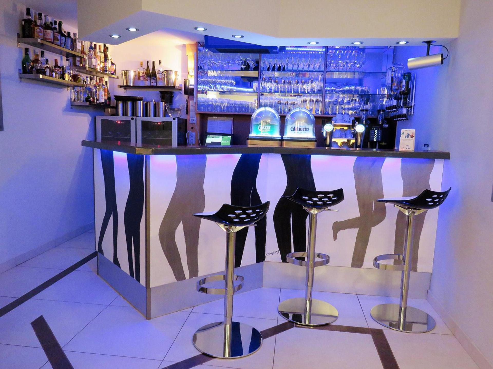 Lounge or bar