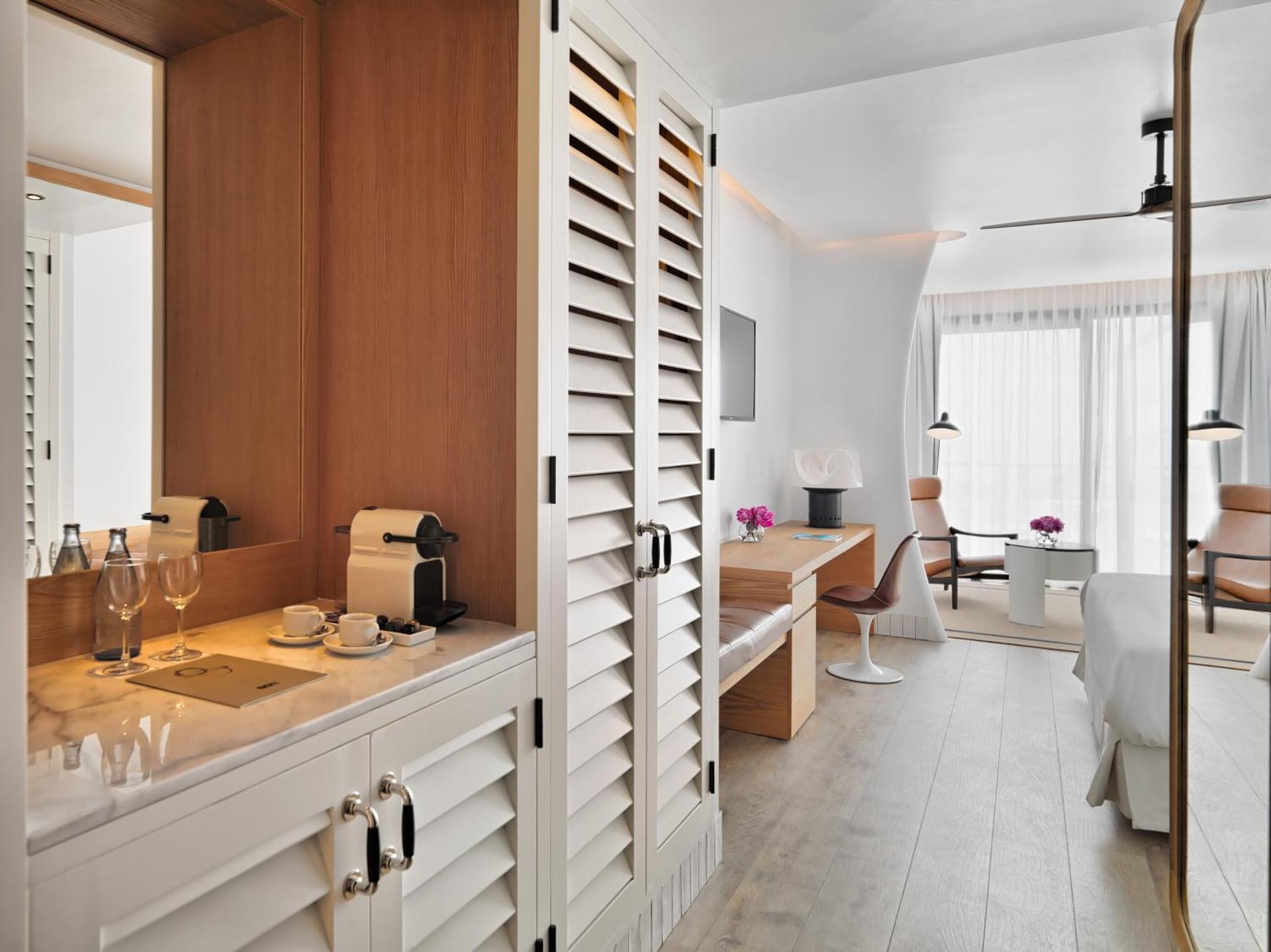 Coffee/tea facilities