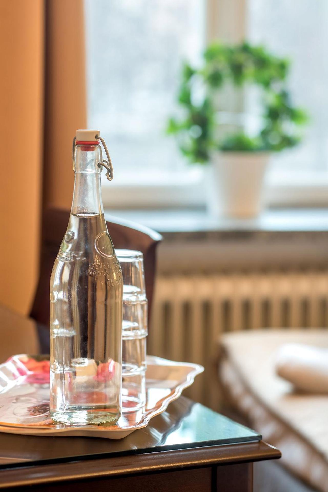 Single Room with Shared Bathroom