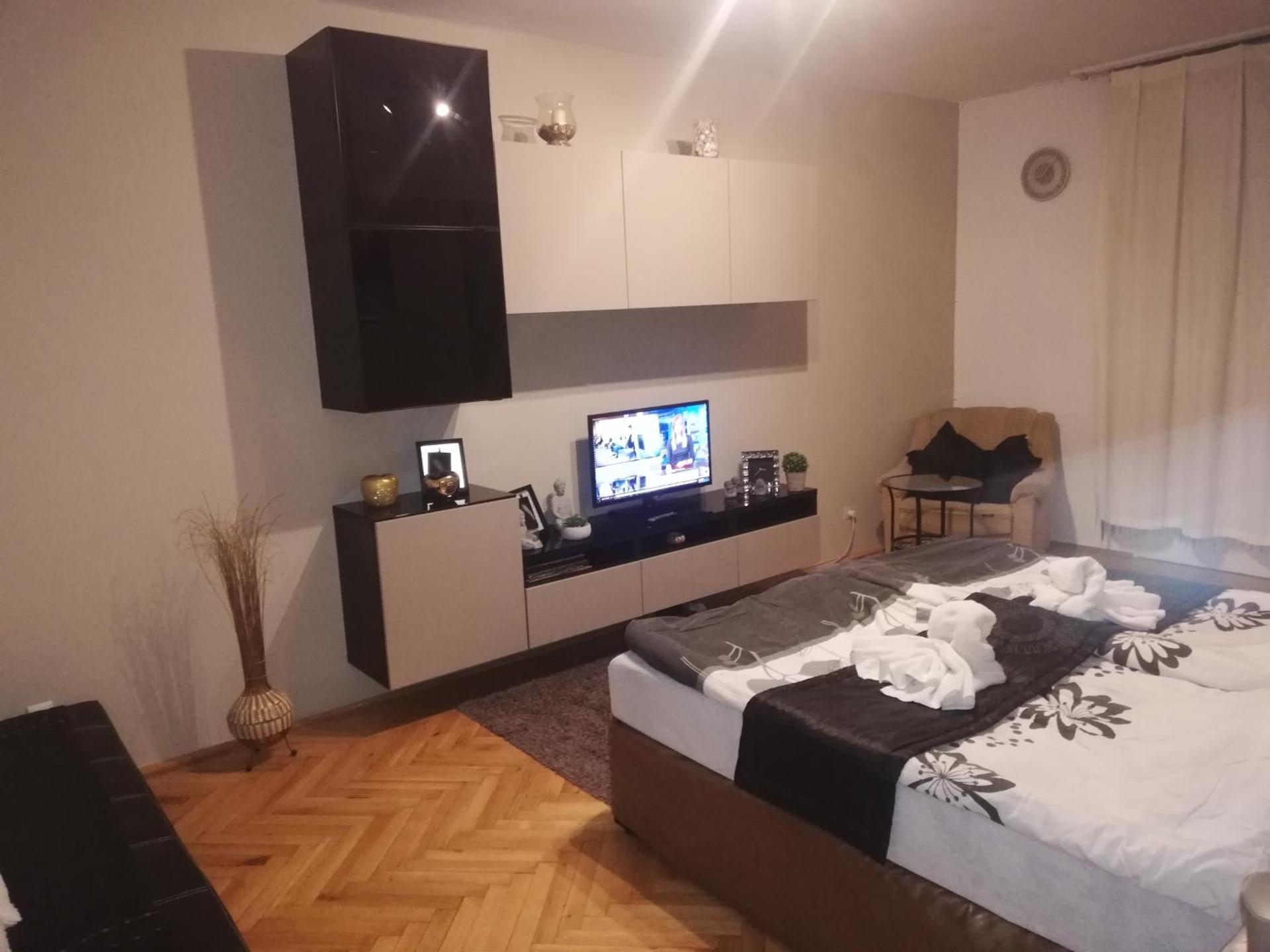 Heni Apartman