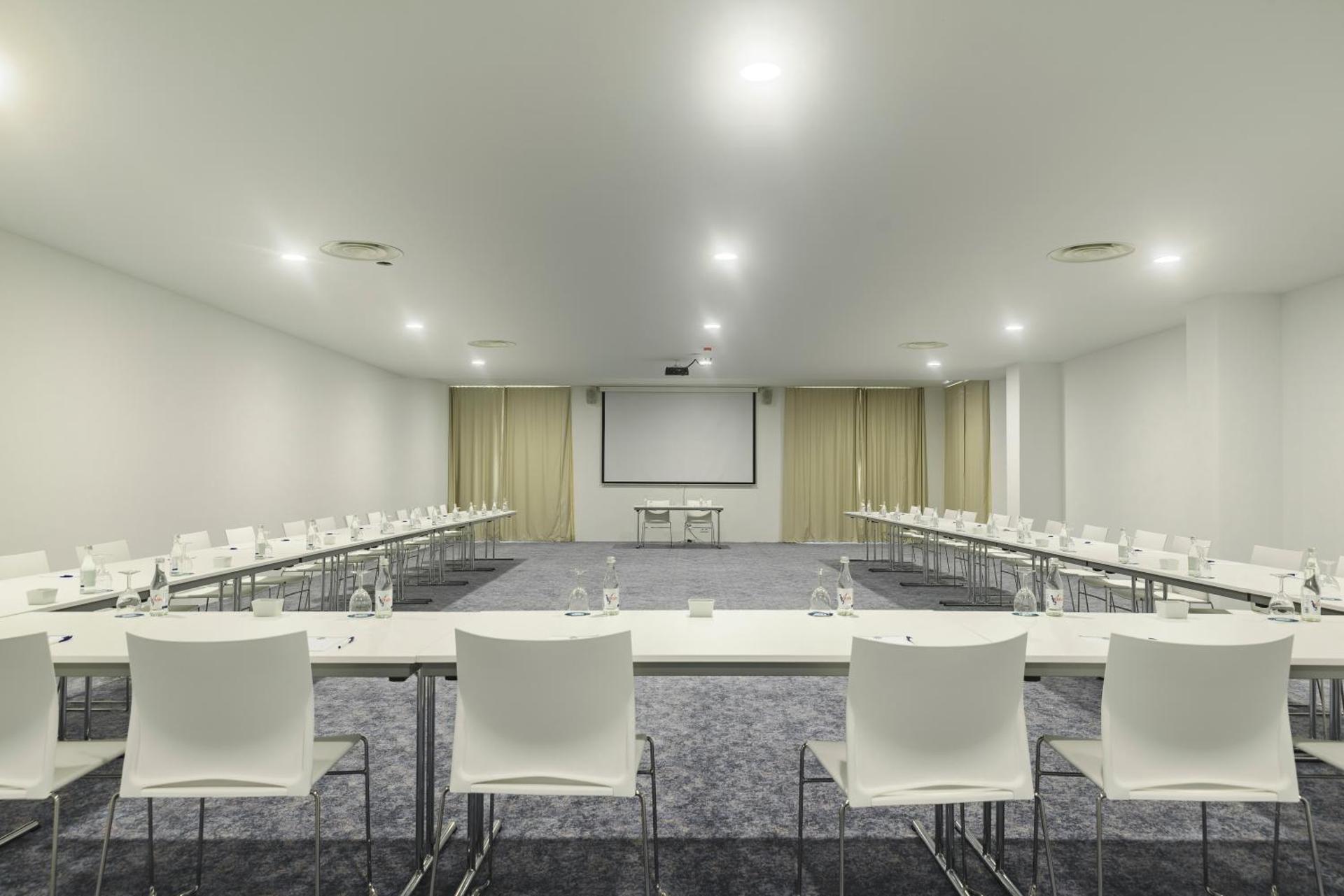 Meeting/conference room