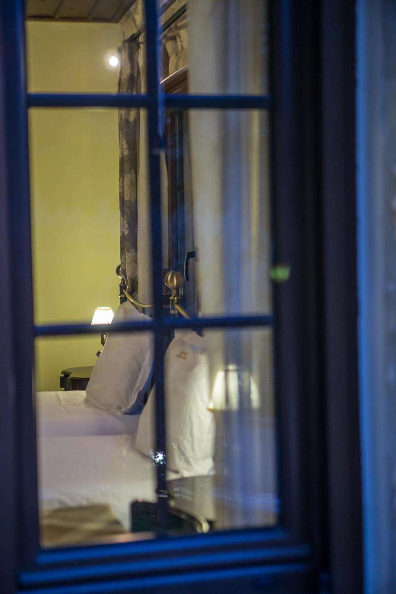 Archontiko Lydia Lithos