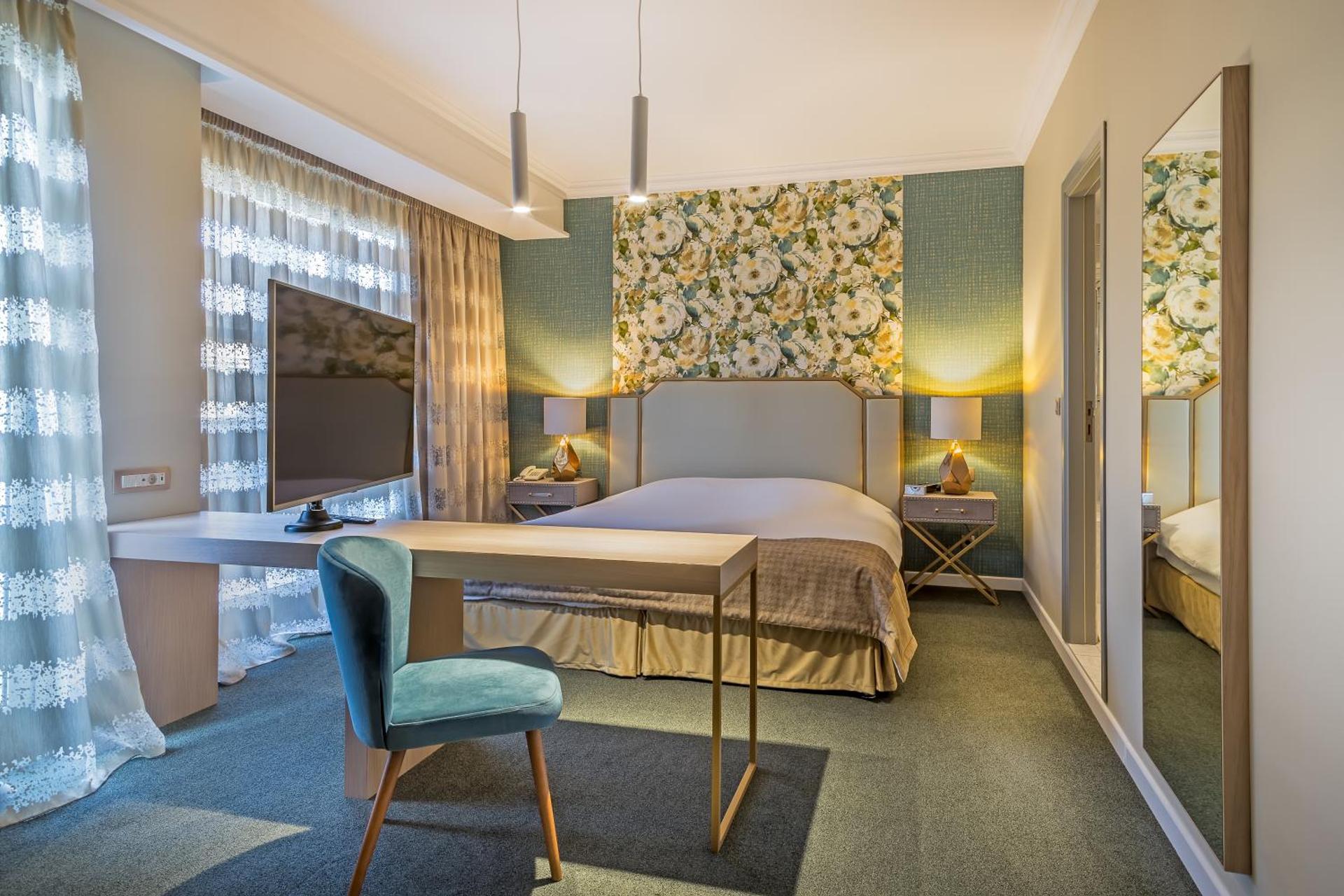 Photo of the whole room