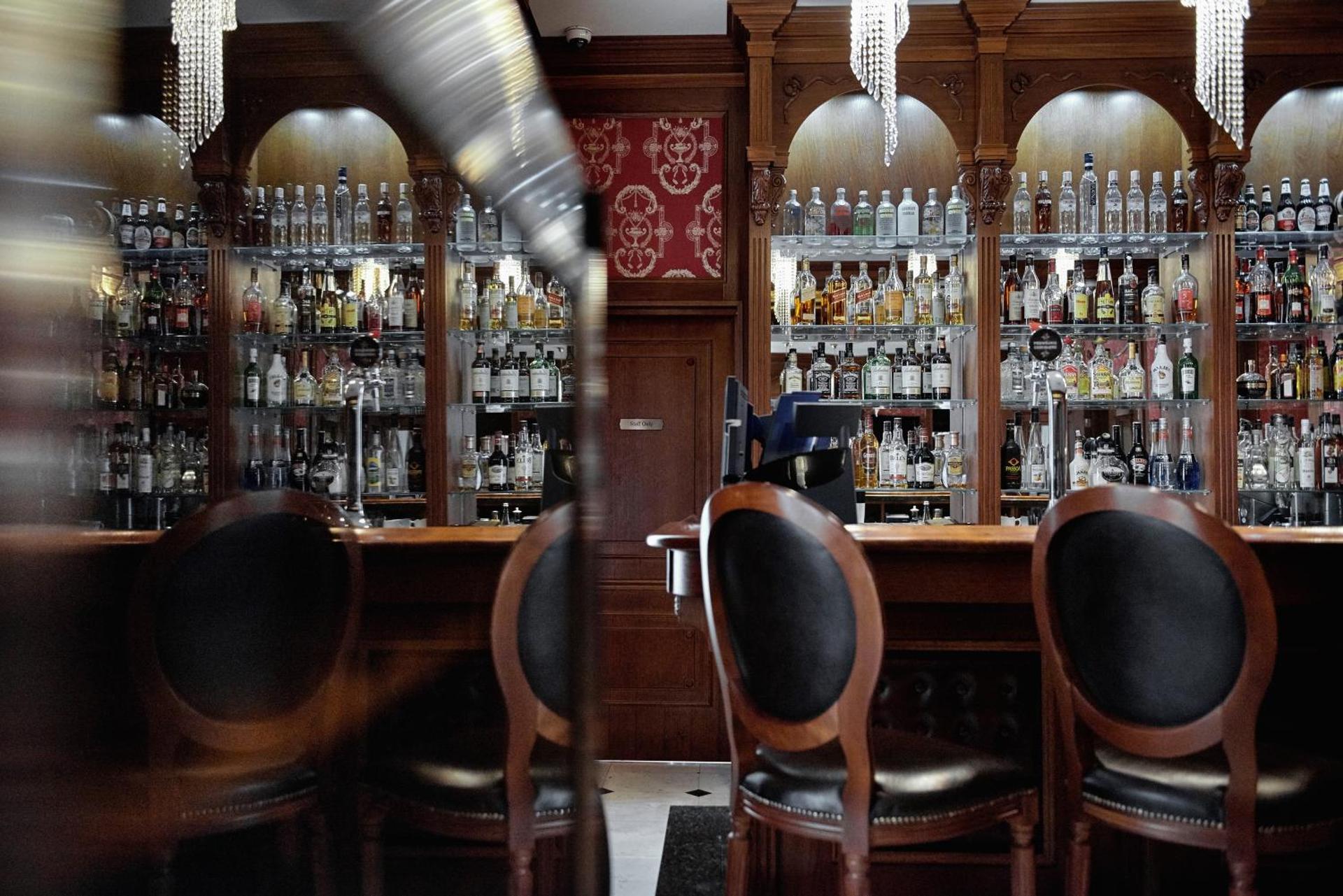 Communal lounge/ TV room