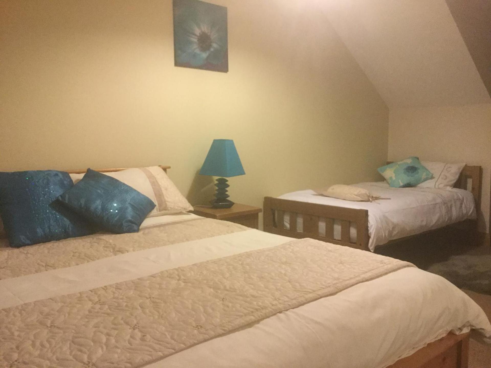 Deluxe Double Room (2 Adults + 1 Child)