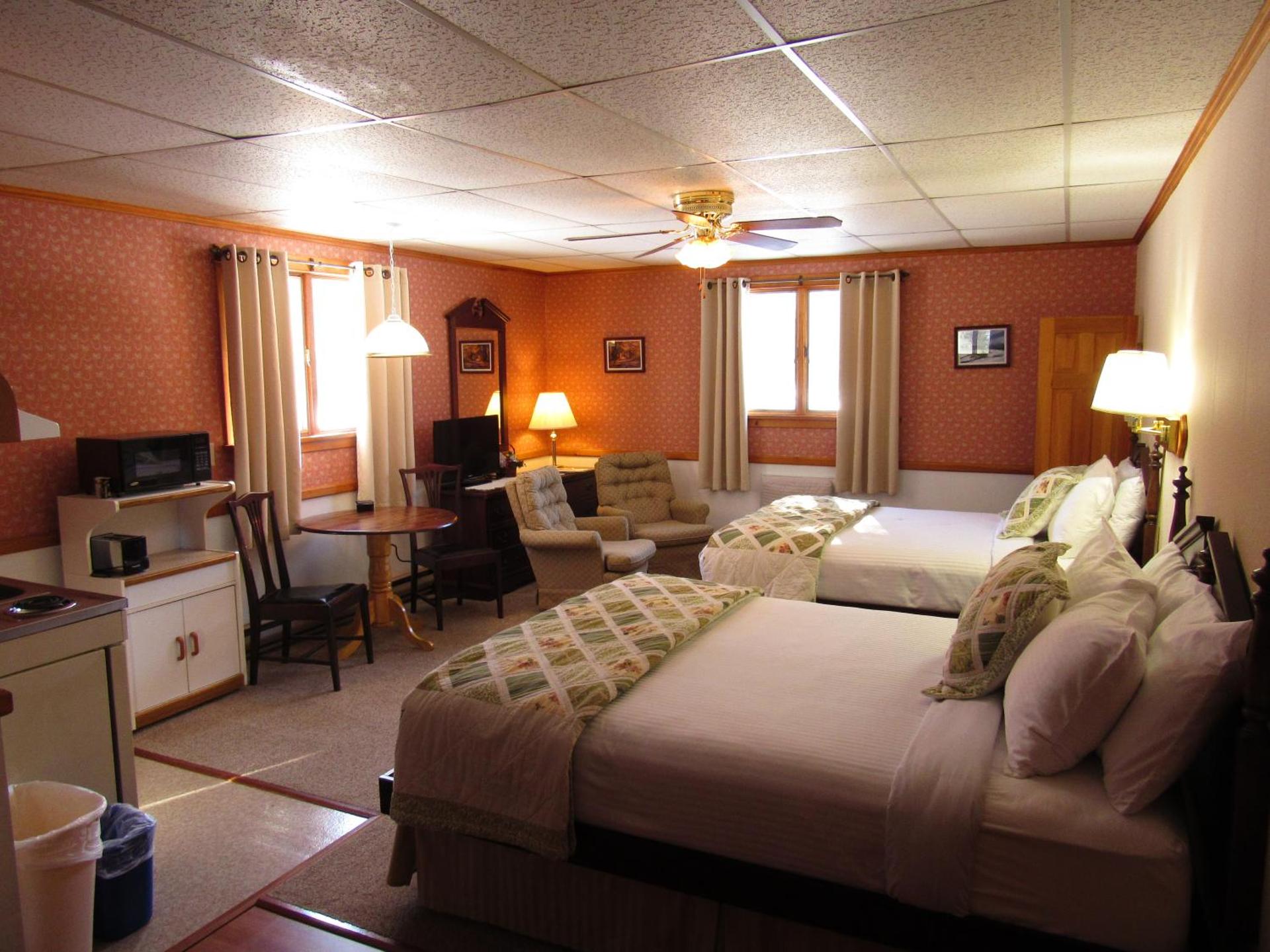 Deluxe Queen Room