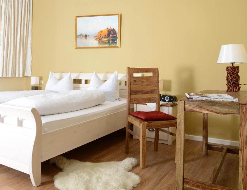 Comfort Double Room with Balcony and Lake View