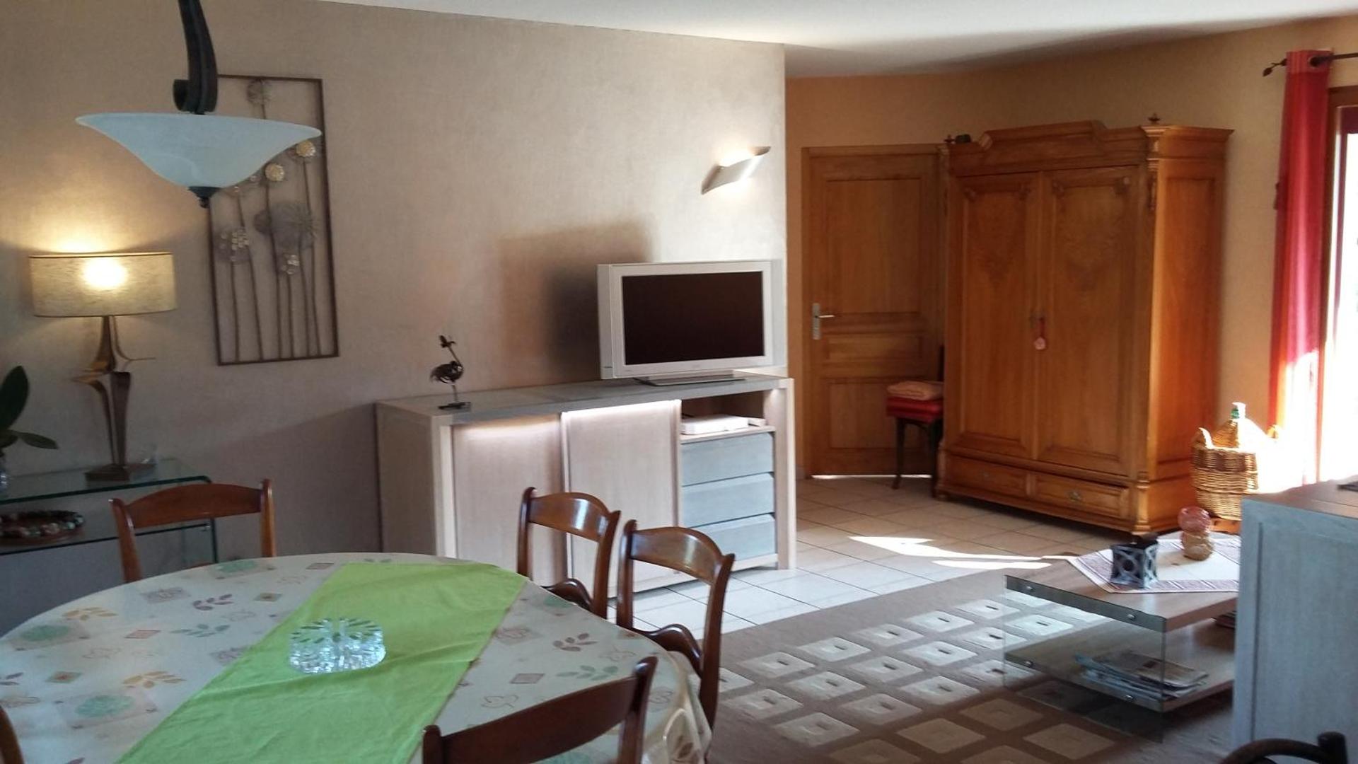 vue sur les montagnes dans maison au calme