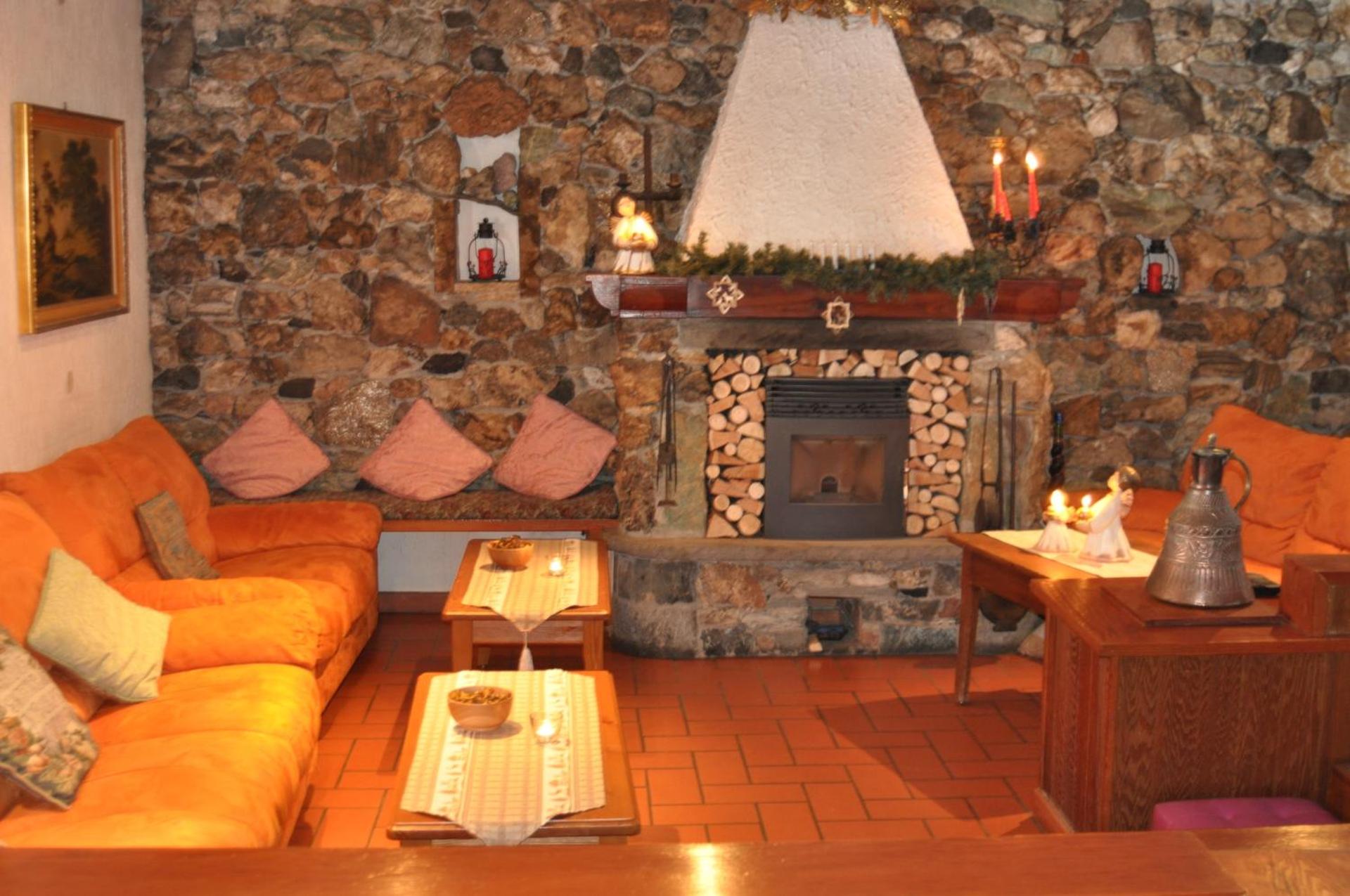 Communal lounge/ TV room