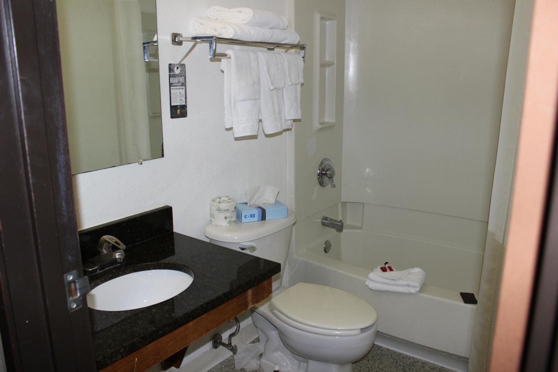 Super 8 by Wyndham East Stroudsburg - Poconos