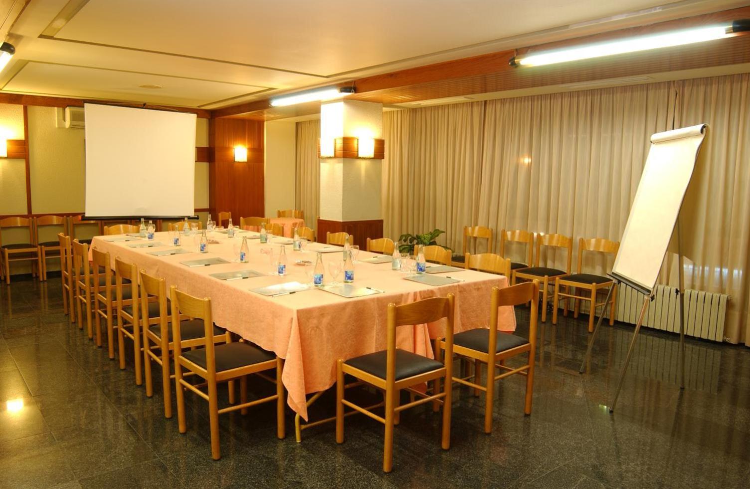Meeting/conference room
