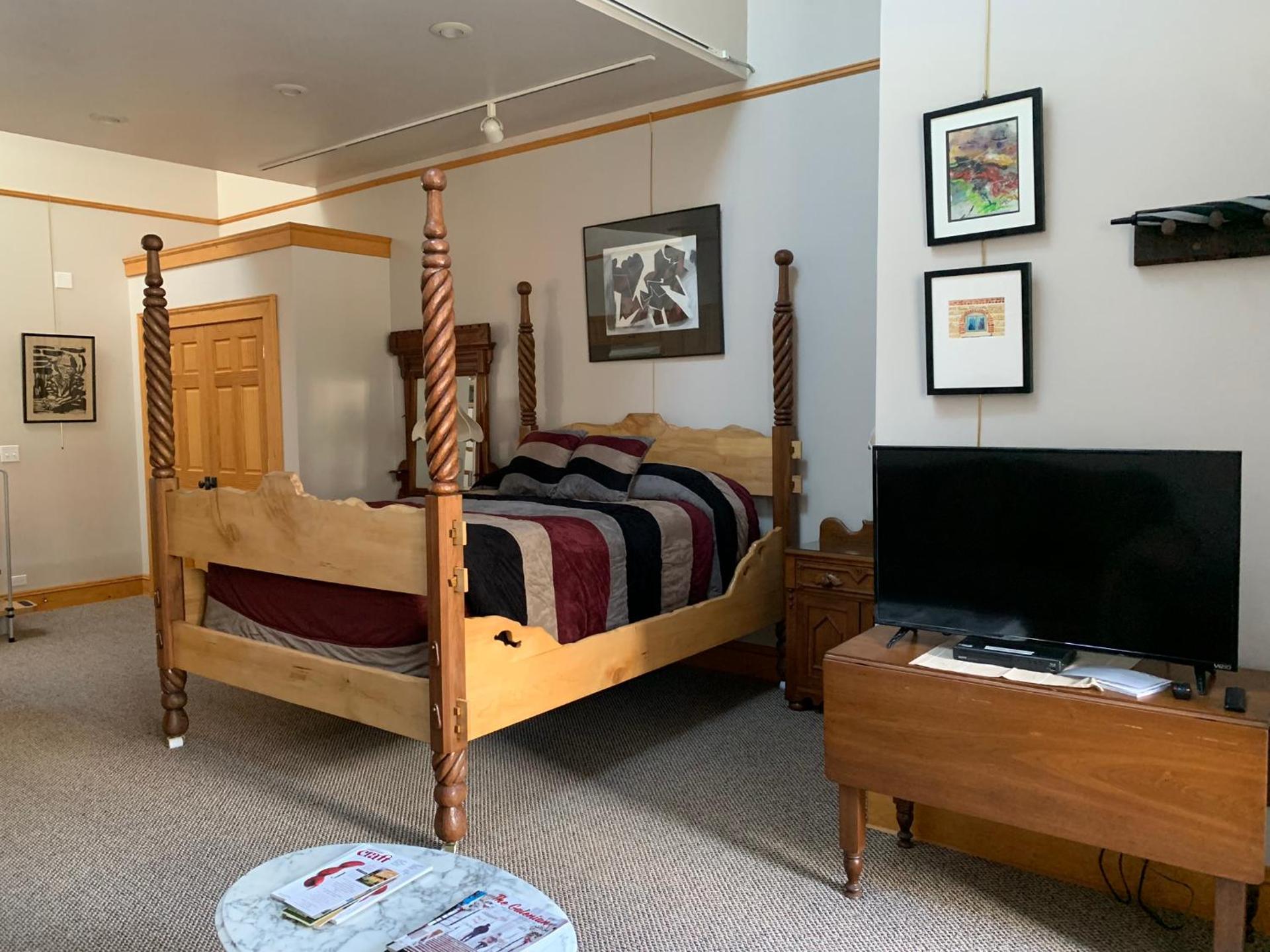 Abe's Spring Street Guest House