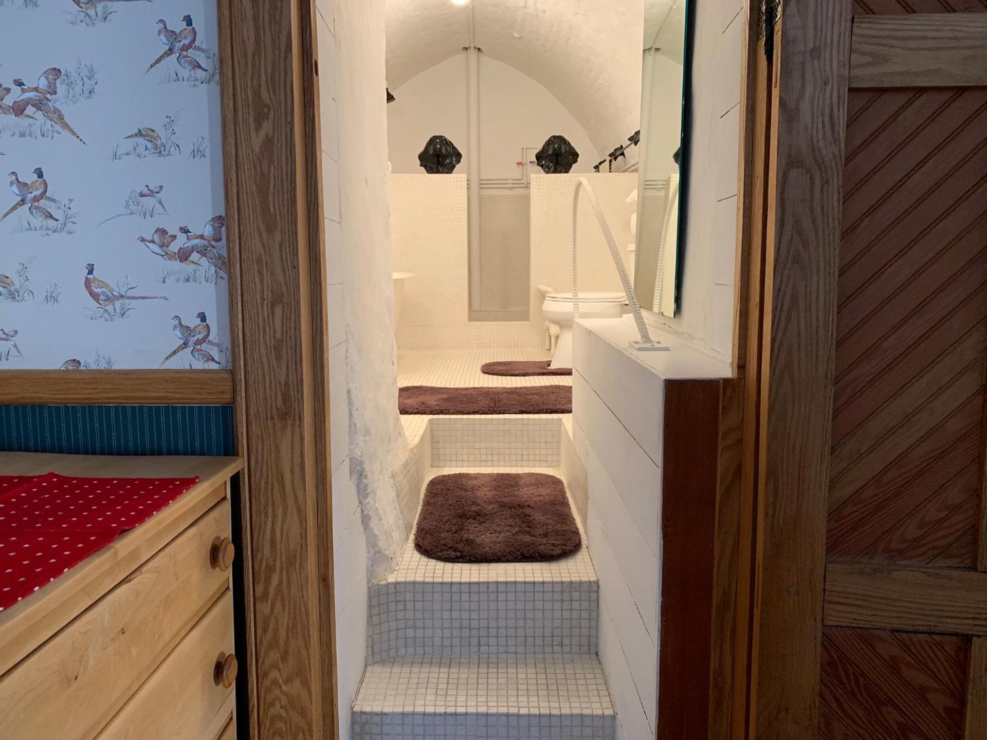 Abe's Spring Street Guest House