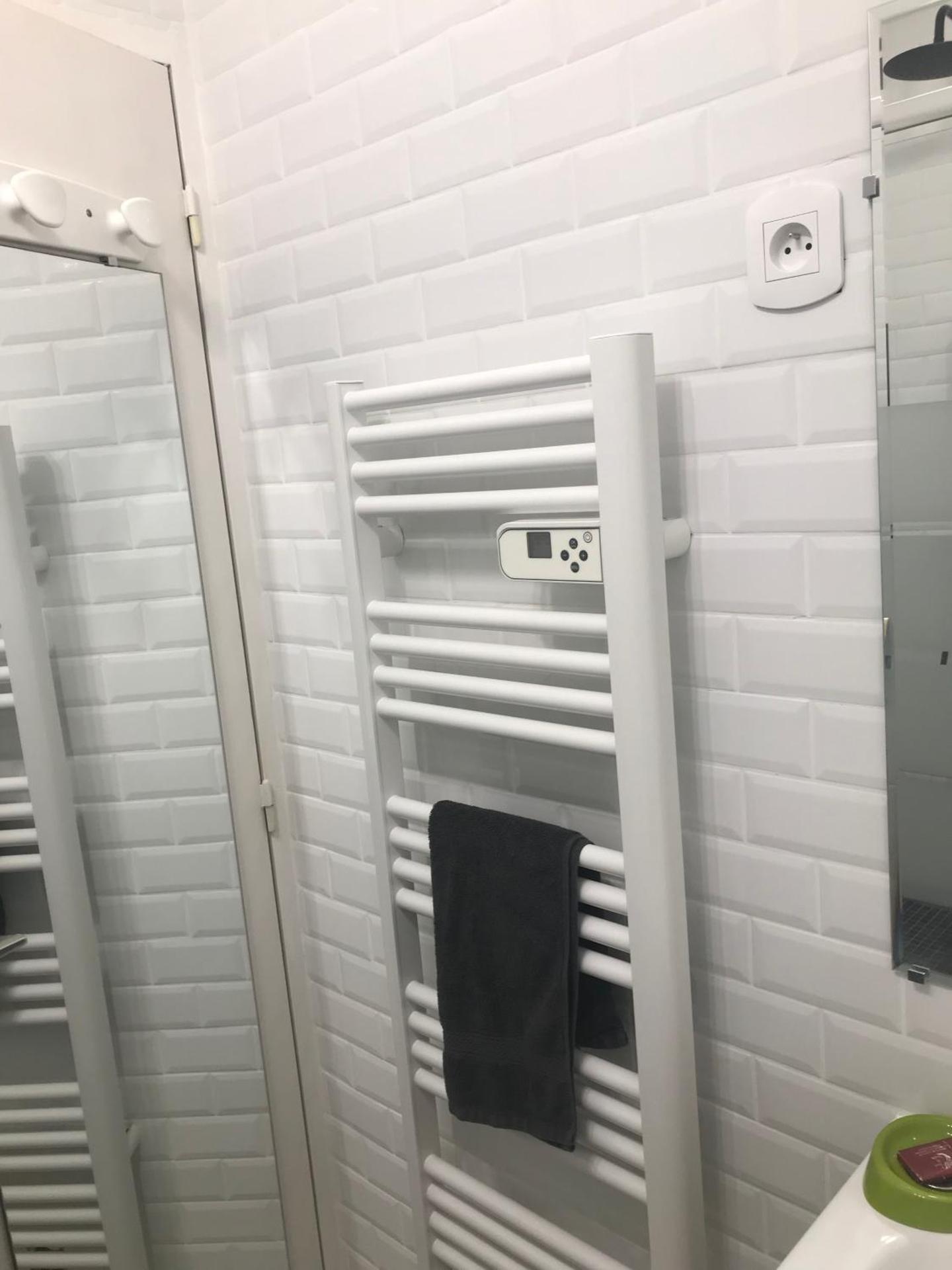 L'Authentique - Situé en face des thermes et tout proche du coeur de ville