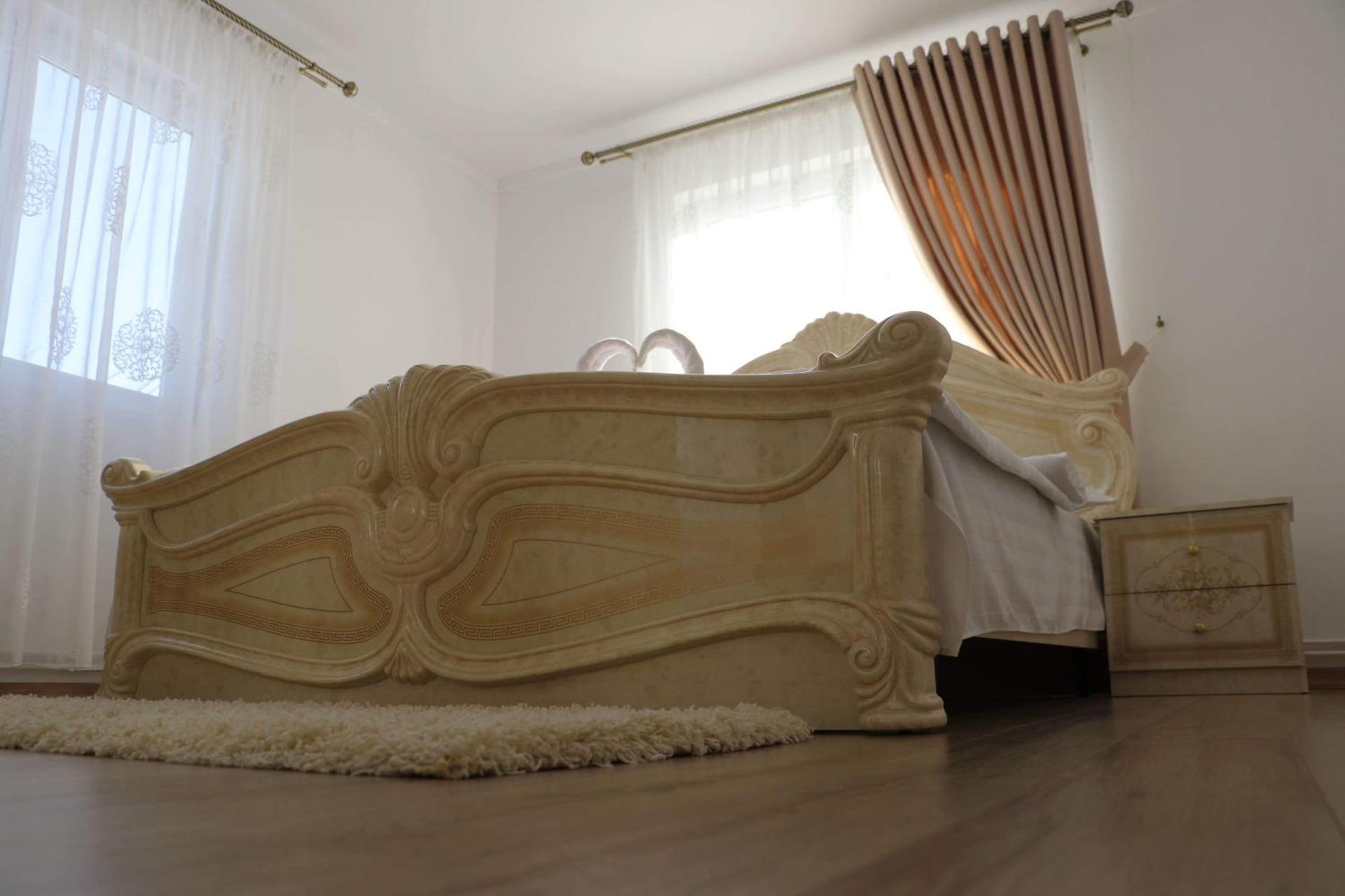 King Room with Mountain View