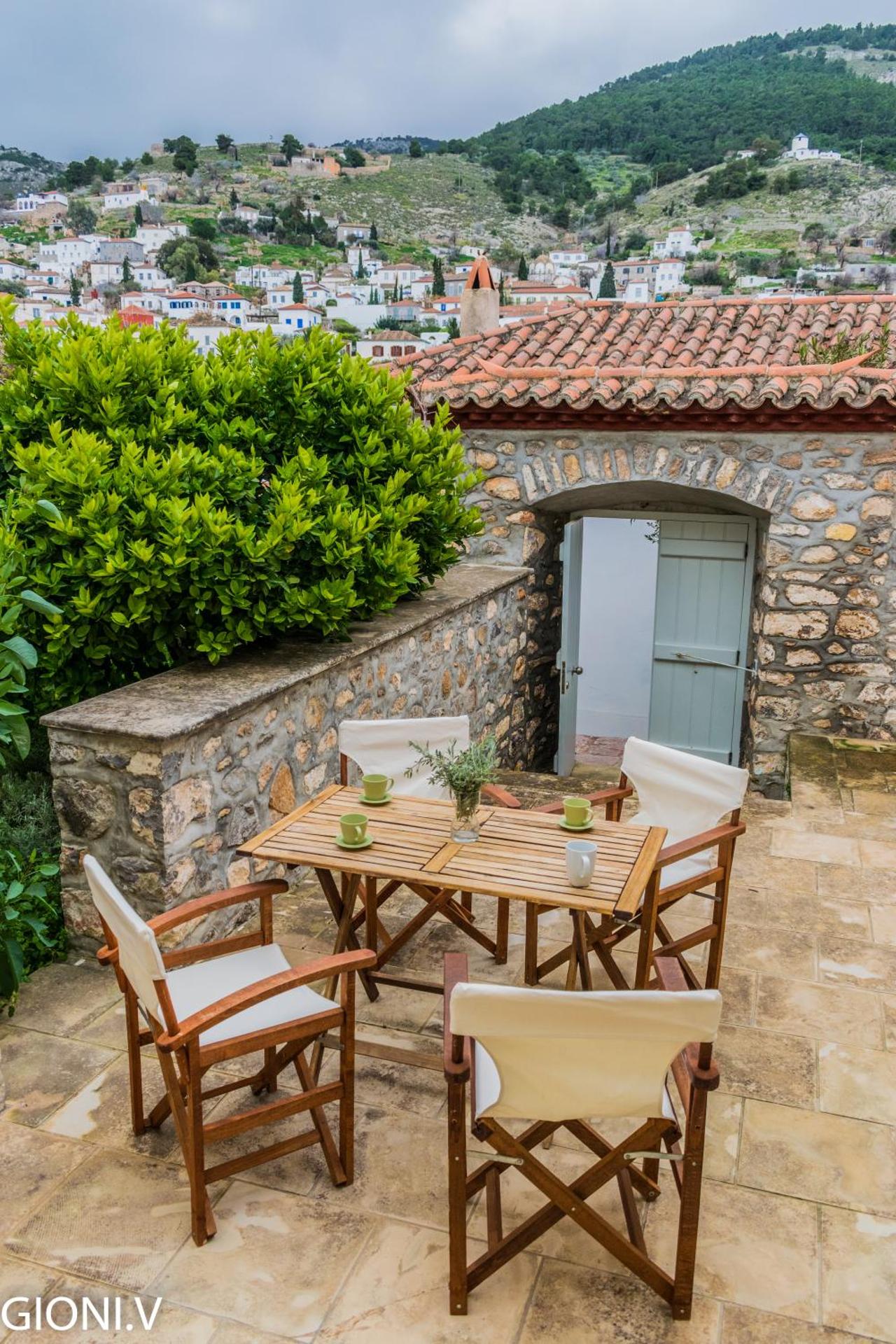 Angeliko's Vourgaris stone house