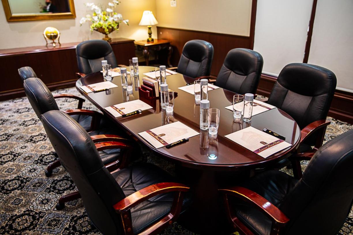 Meeting/conference room