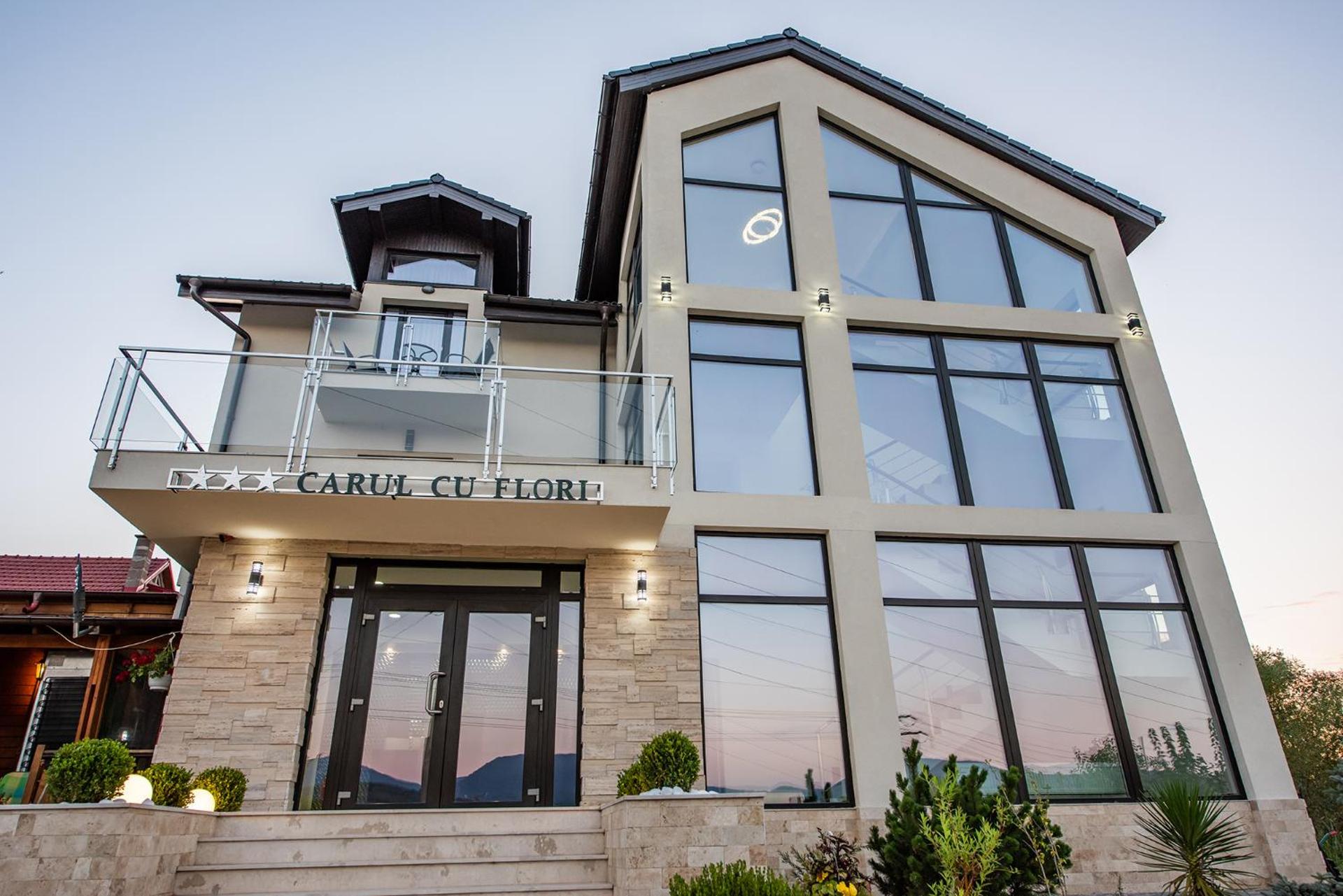 Pensiunea Carul cu flori