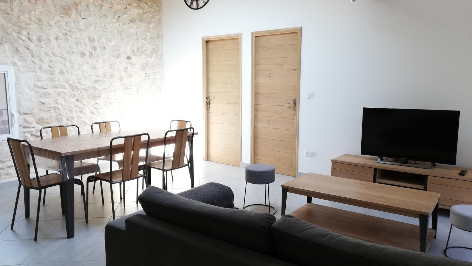 Communal lounge/ TV room