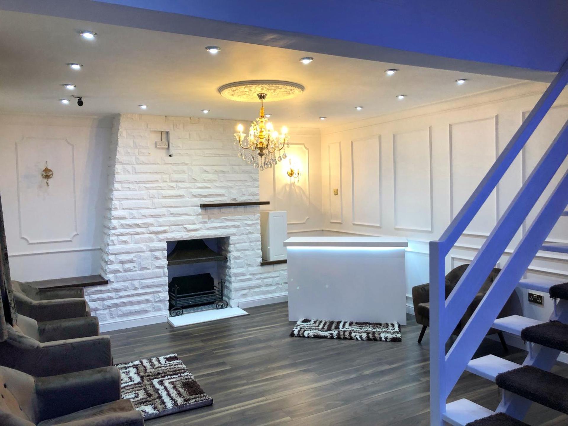 Communal lounge/ TV room