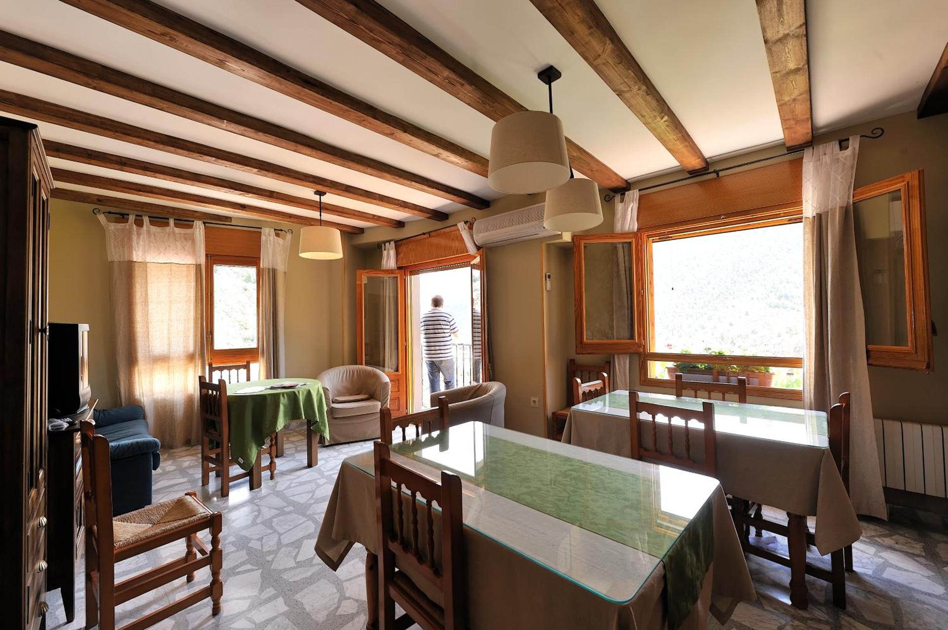 Communal lounge/ TV room