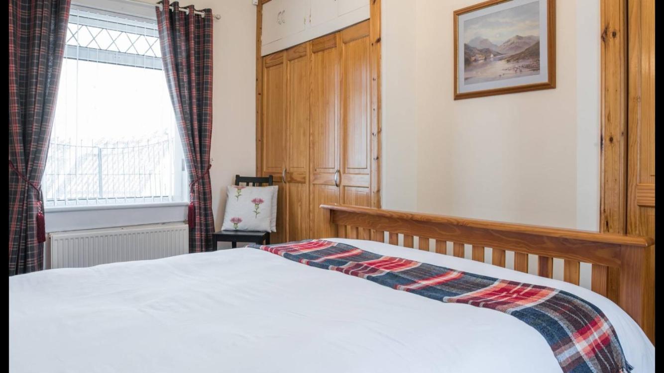 Pippin, Tranquil Scottish Cottage with Hot Tub