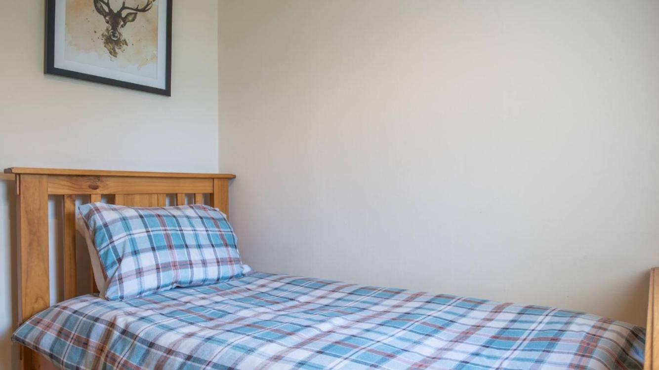 Pippin, Tranquil Scottish Cottage with Hot Tub