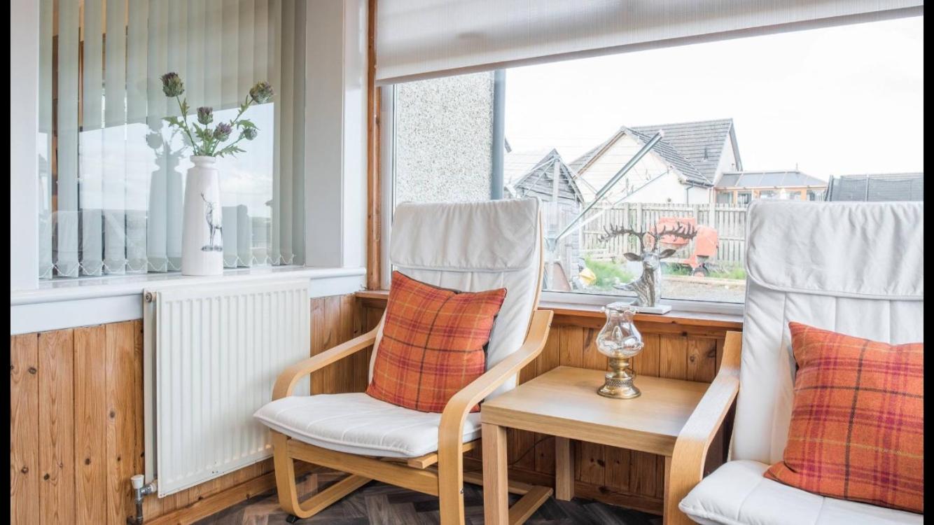 Pippin, Tranquil Scottish Cottage with Hot Tub