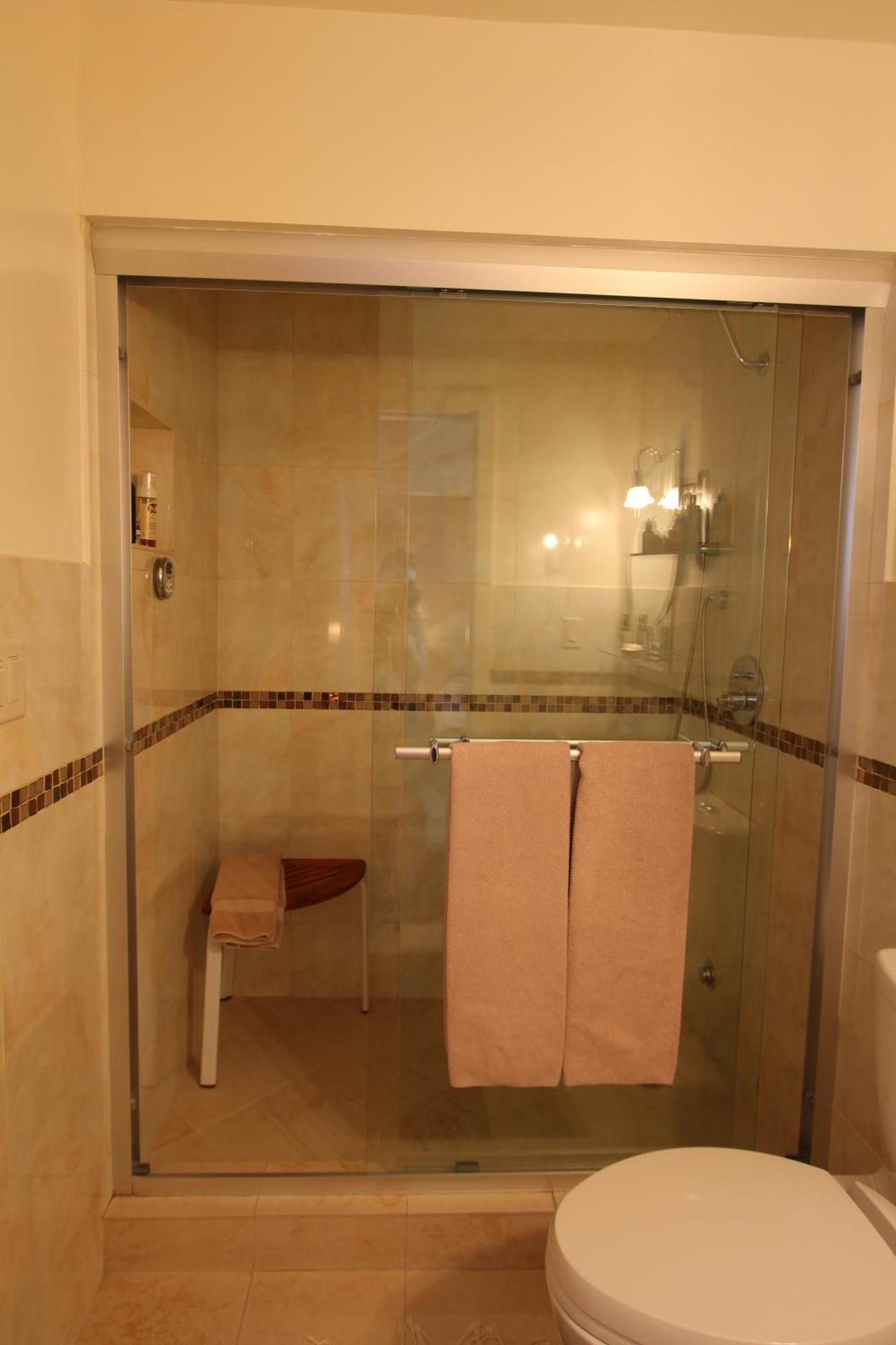 Deluxe King Room with Sauna