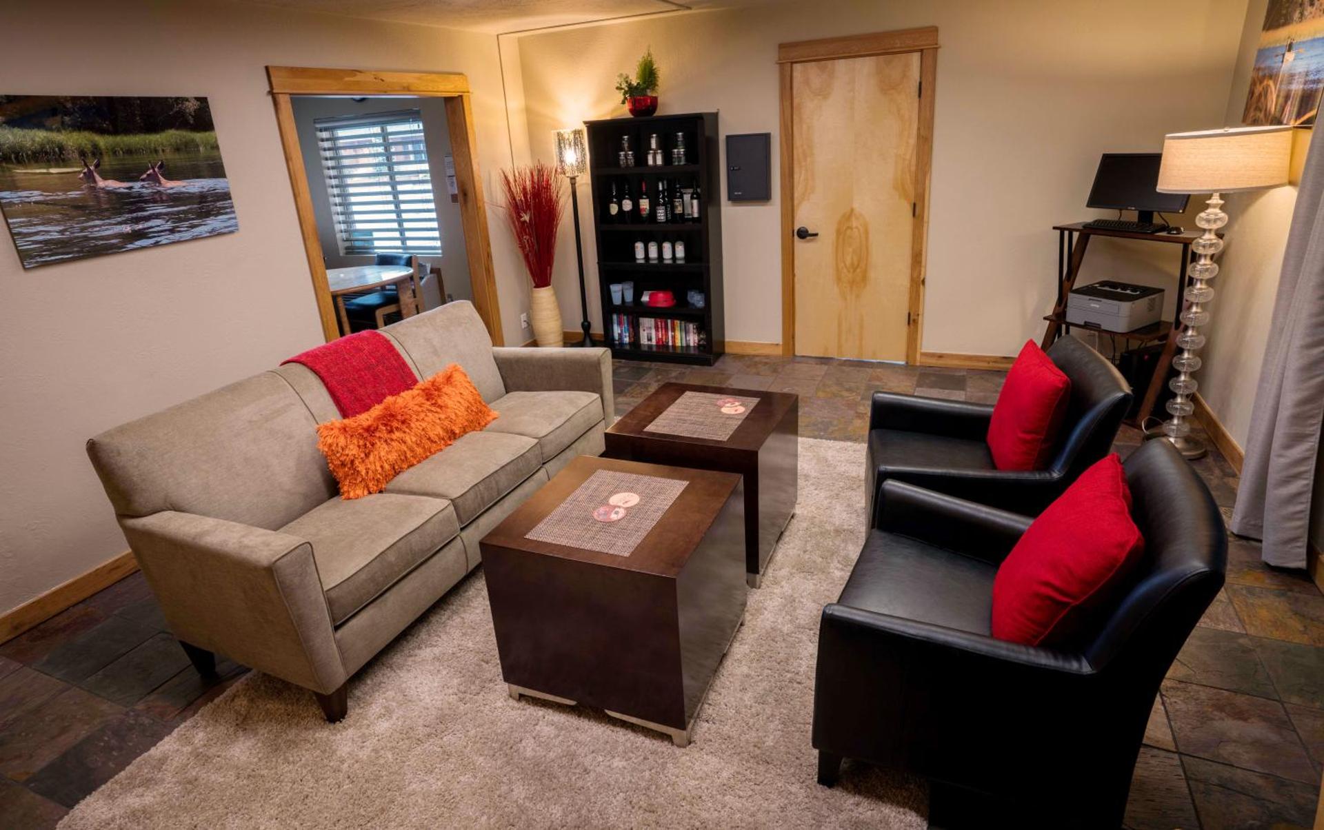 Communal lounge/ TV room