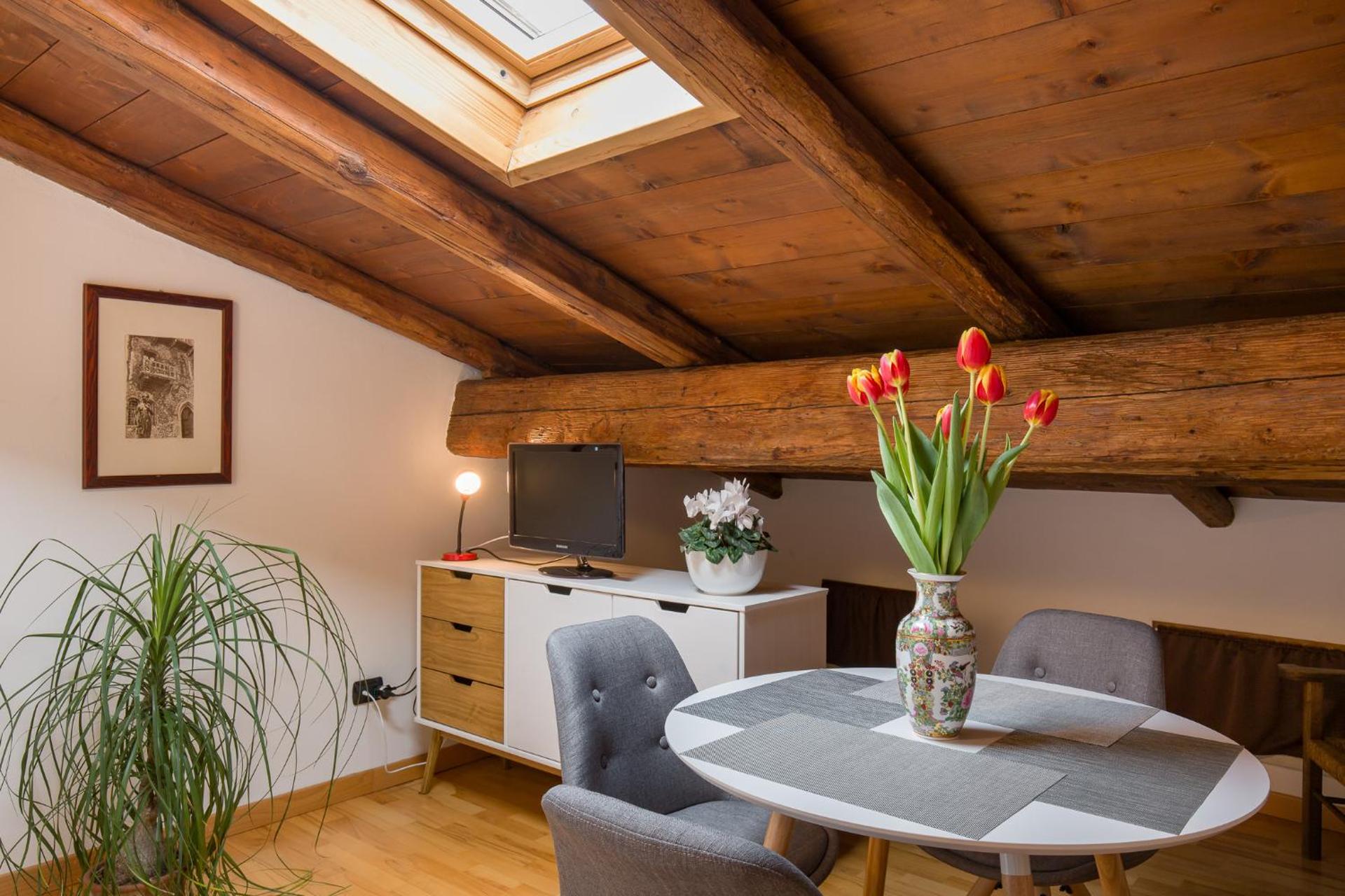 Communal lounge/ TV room