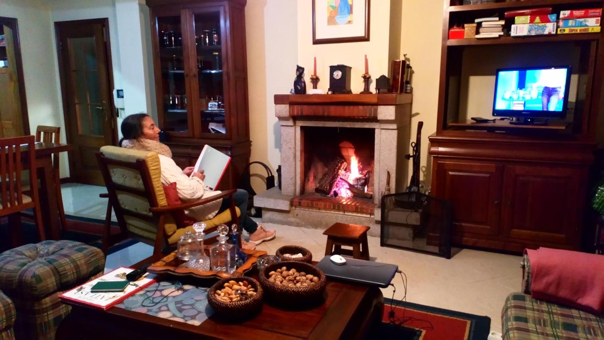 Communal lounge/ TV room