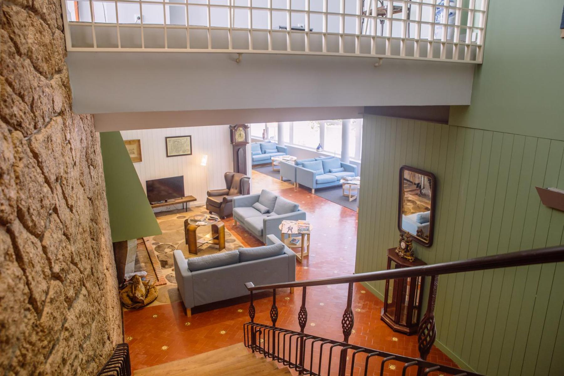 Communal lounge/ TV room