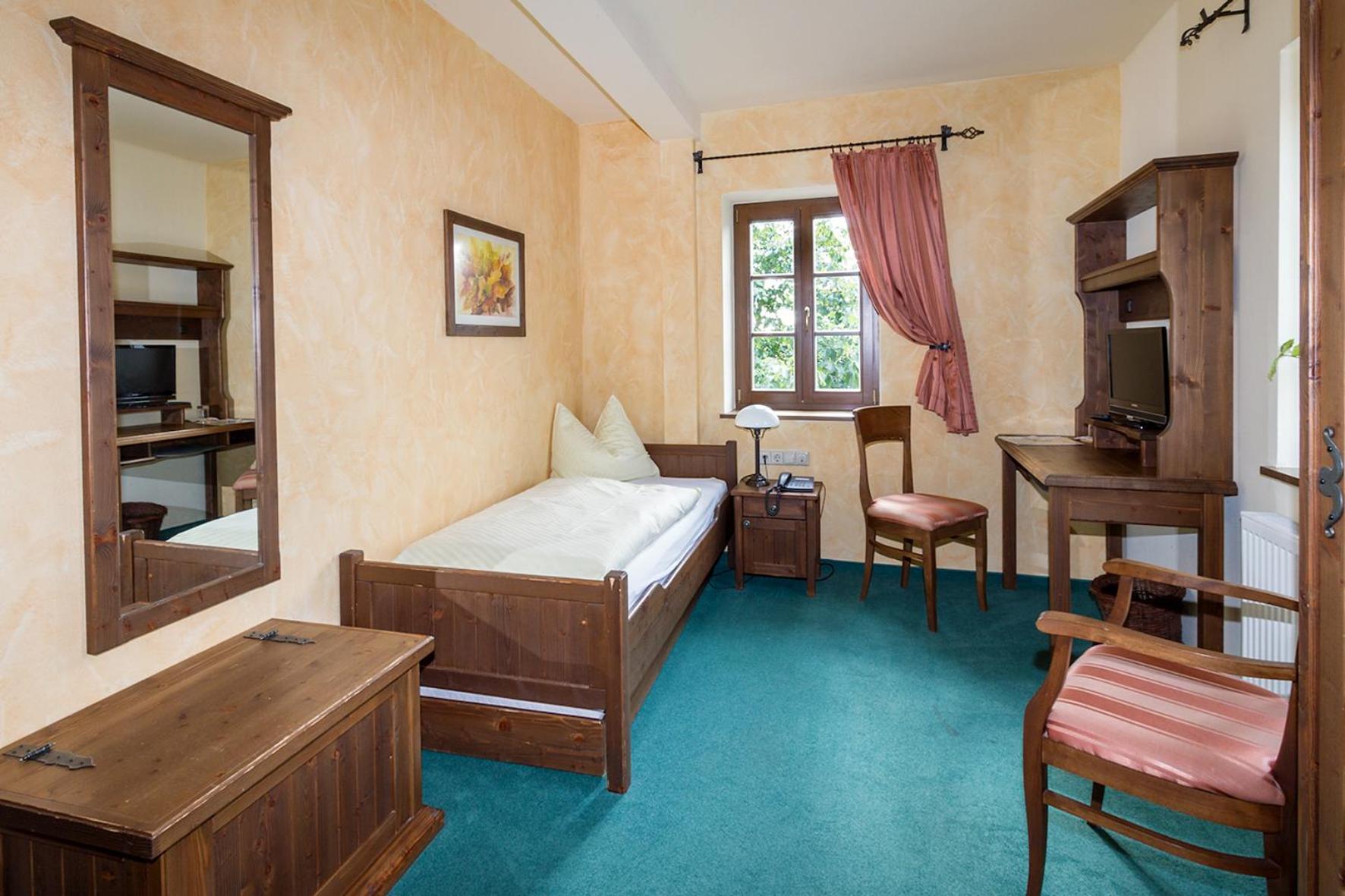 Burgschänke & Herberge Goldener Löwe