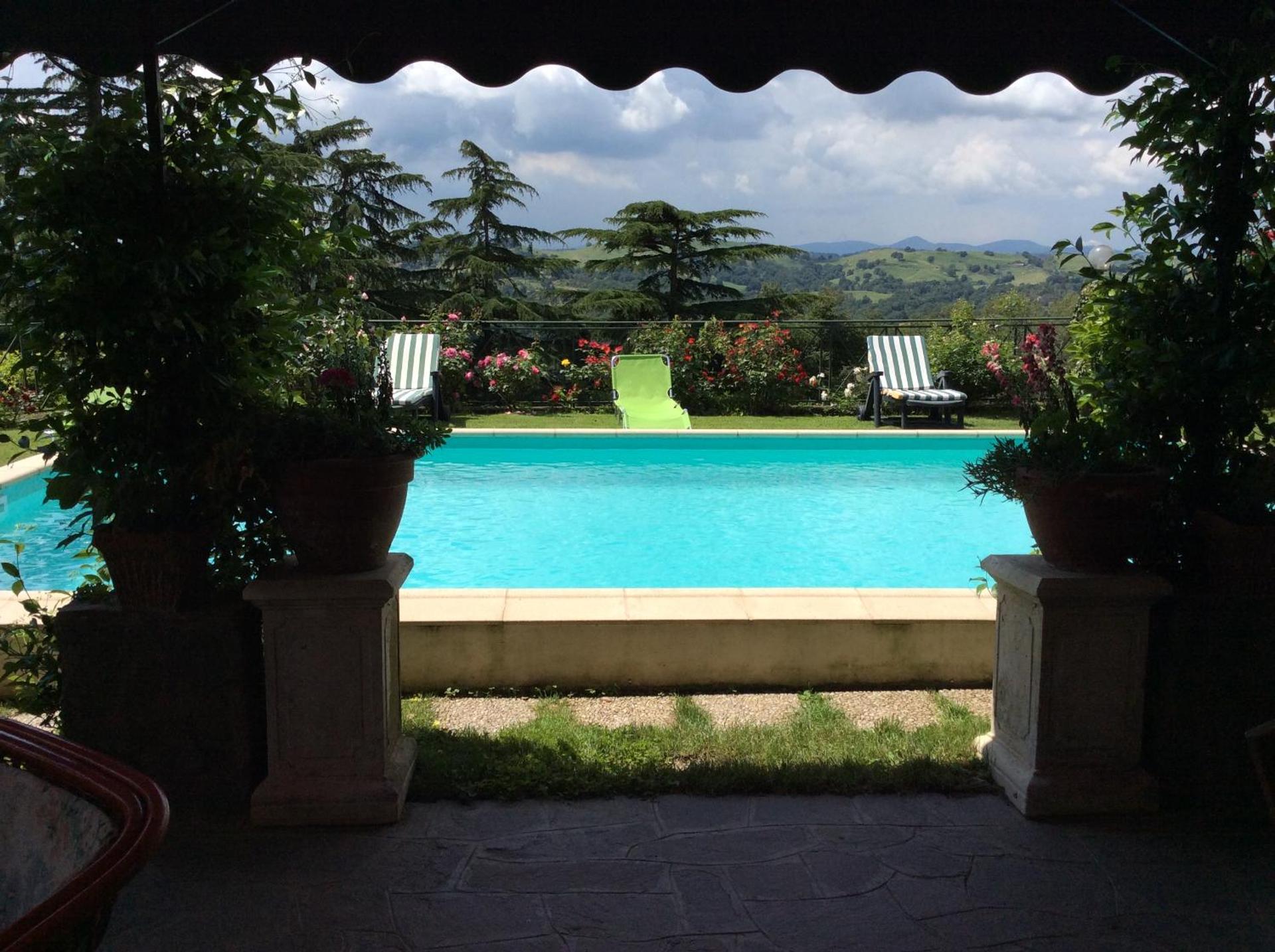 Villa Nanda a 15 minuti da Roma piscina esclusiva , villa nella natura