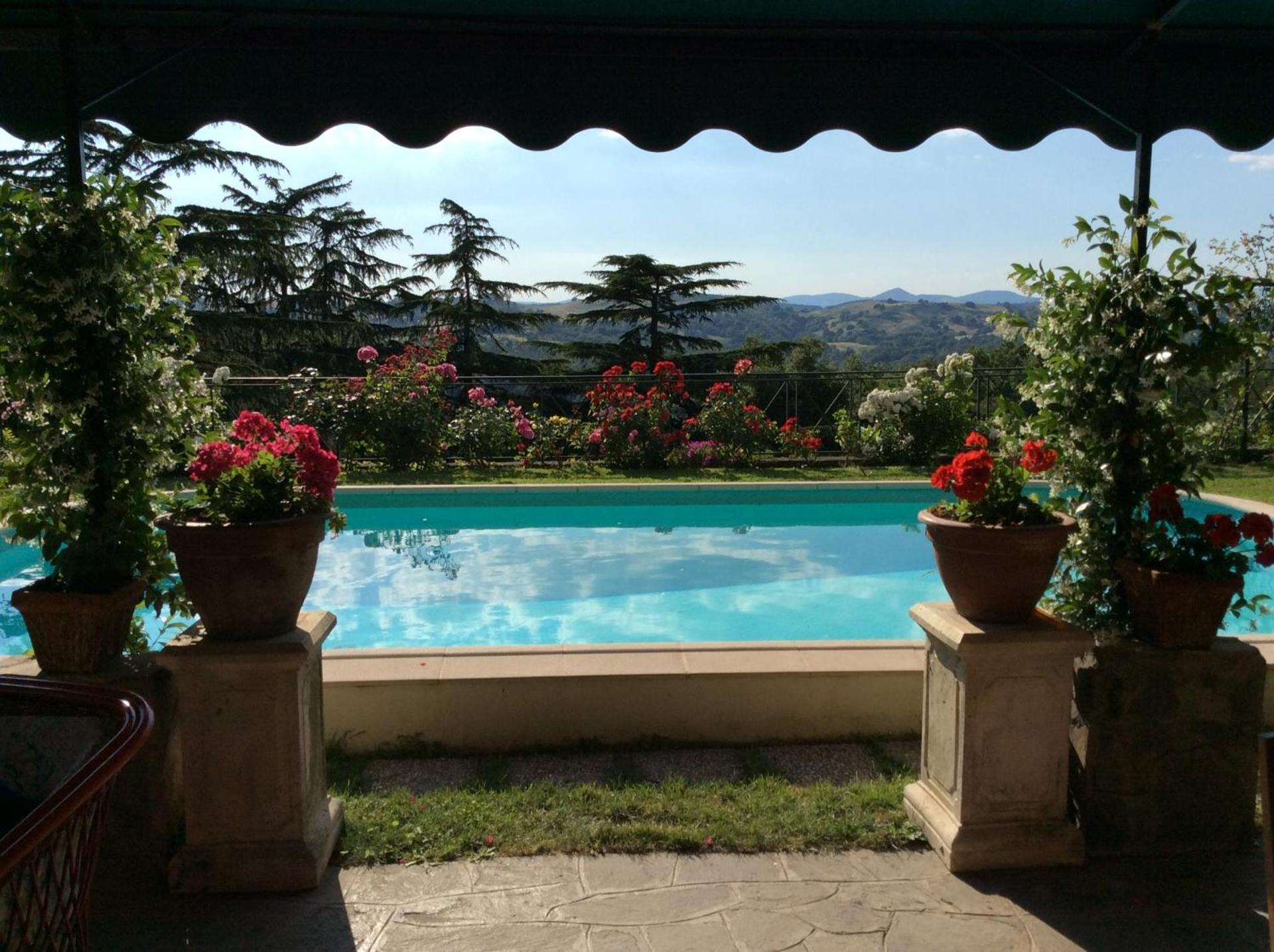 Villa Nanda a 15 minuti da Roma piscina esclusiva , villa nella natura
