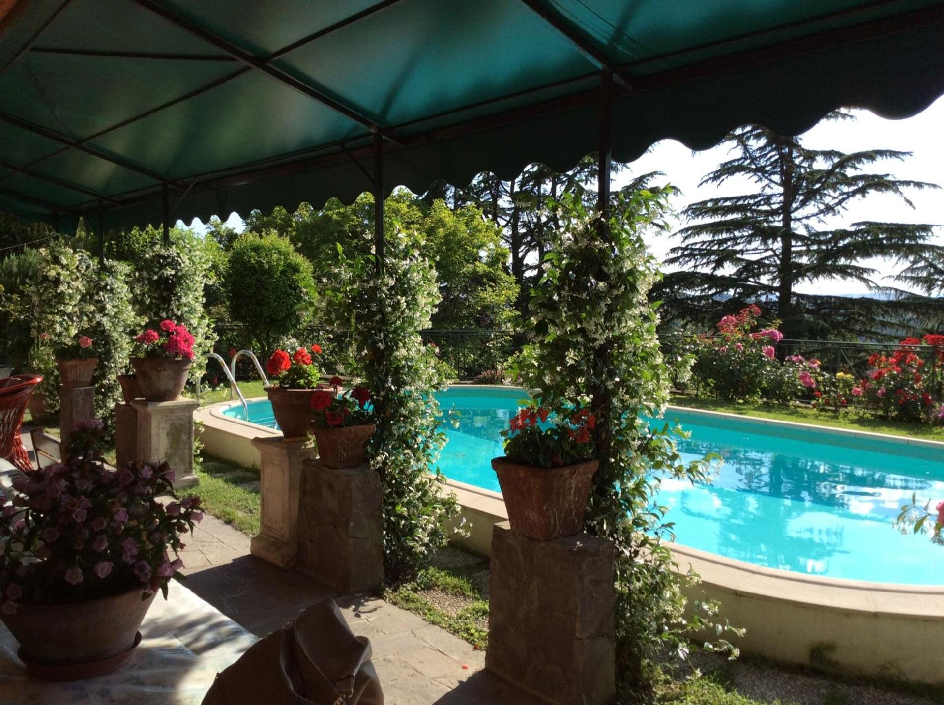 Villa Nanda a 15 minuti da Roma piscina esclusiva , villa nella natura