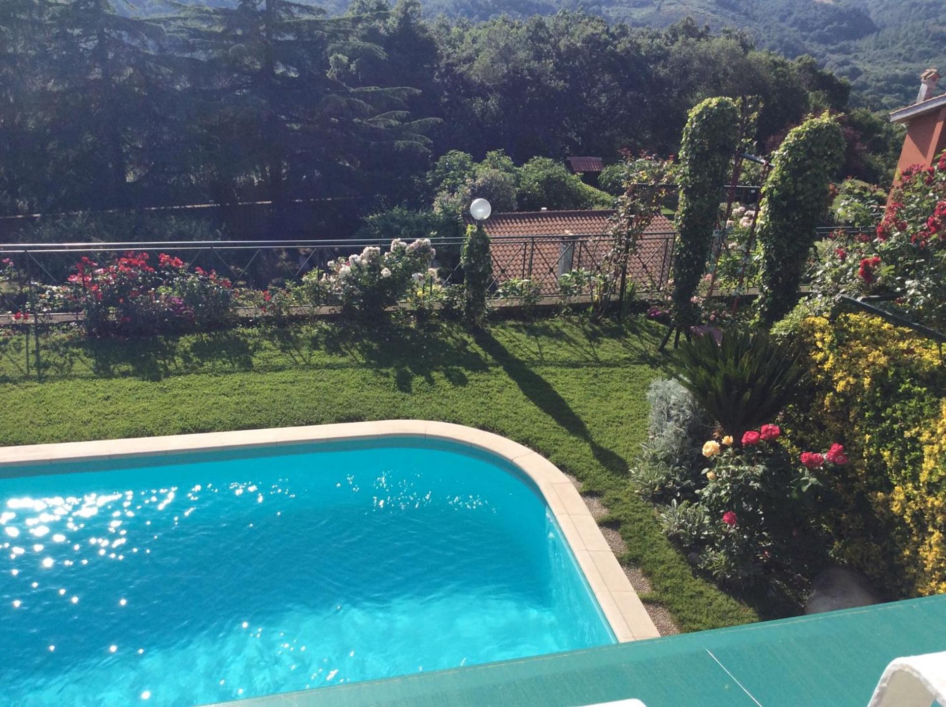 Villa Nanda a 15 minuti da Roma piscina esclusiva , villa nella natura