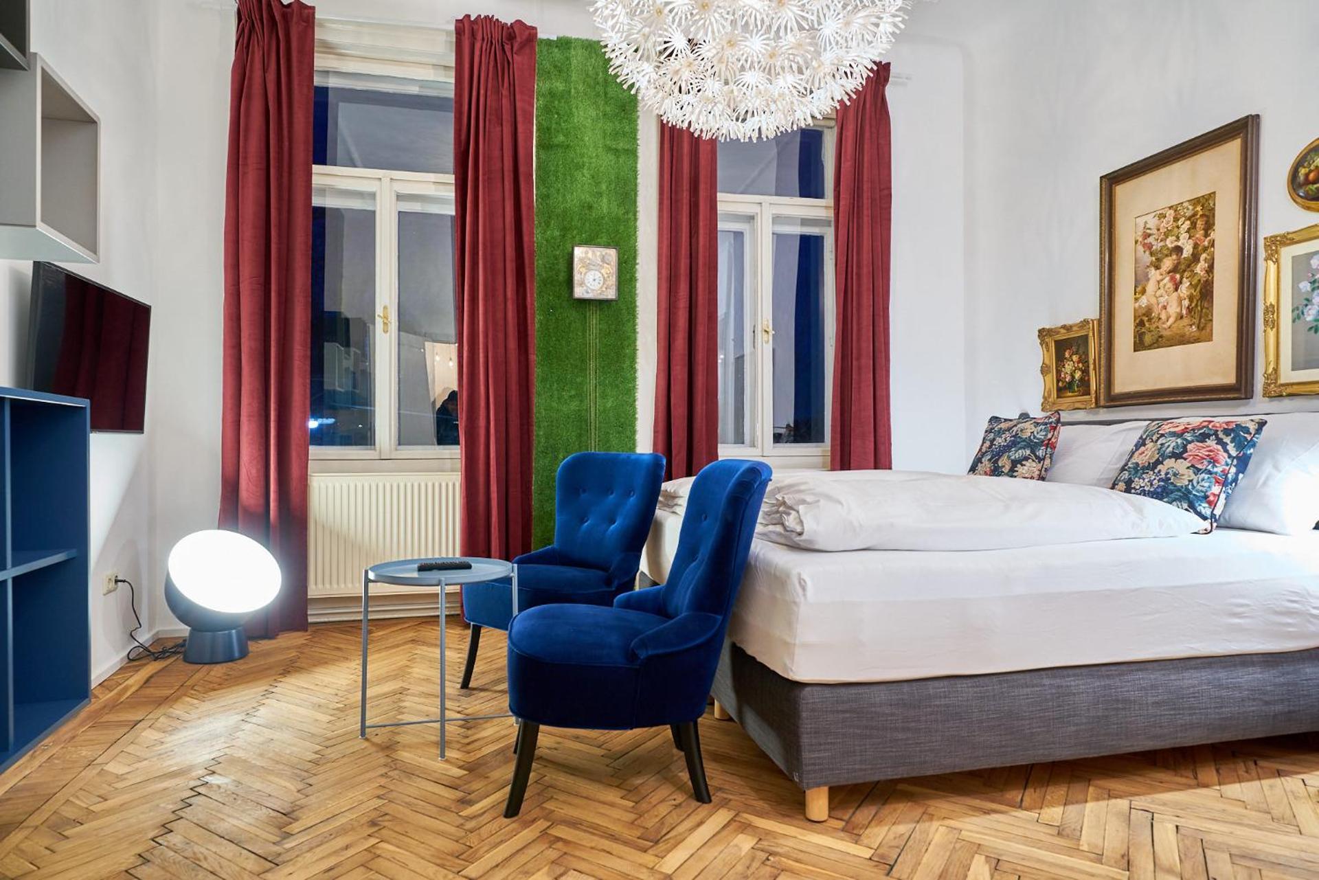 Photo of the whole room