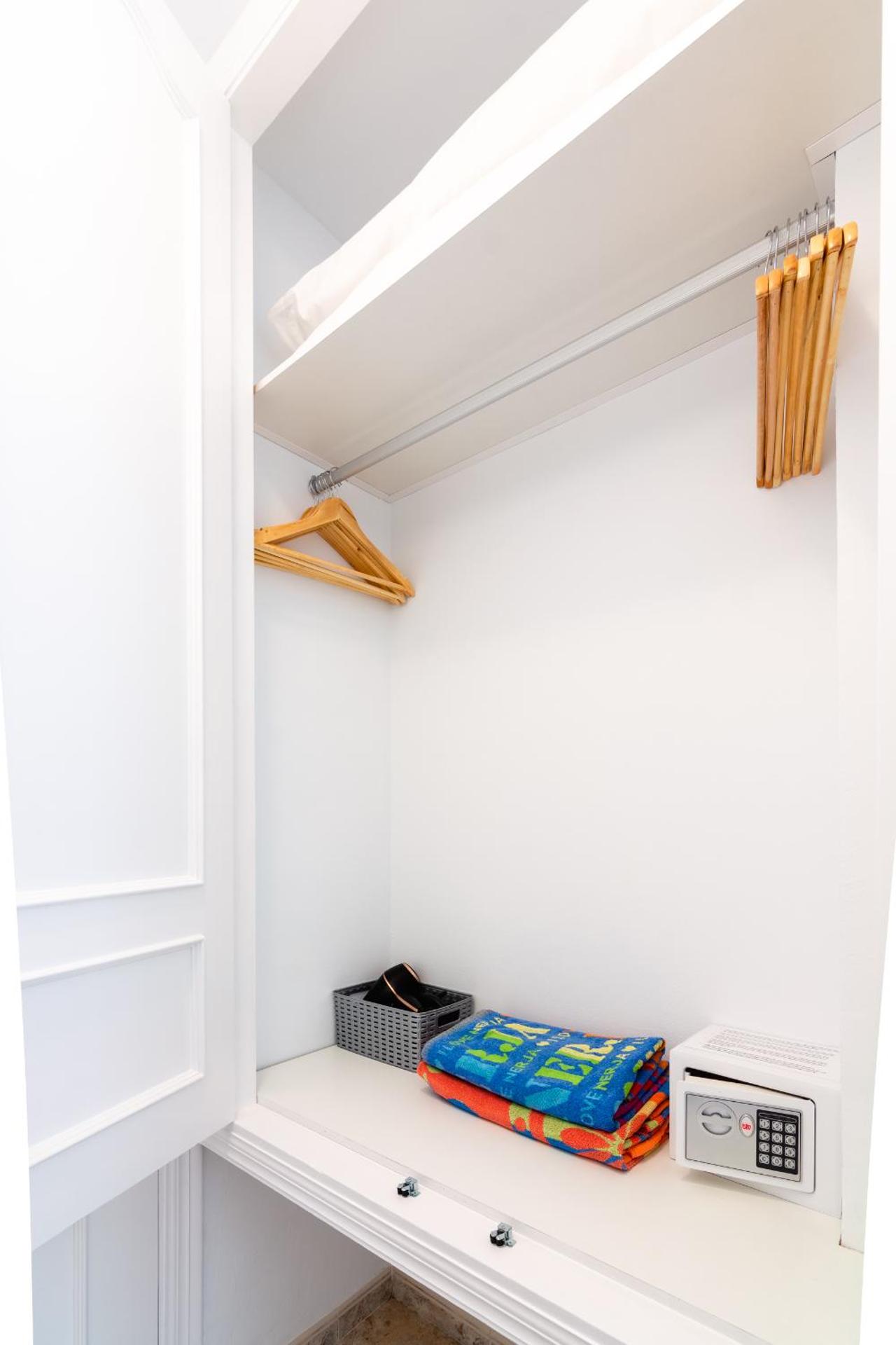 Twin Room with Bathroom