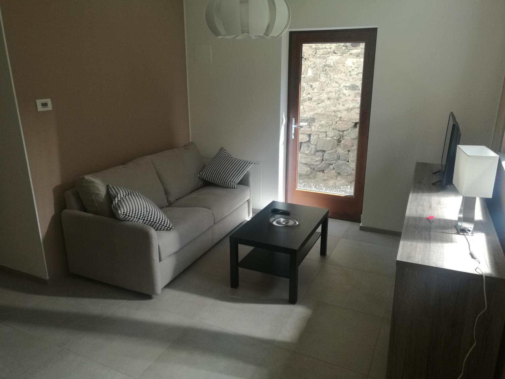 Apartment with Garden View