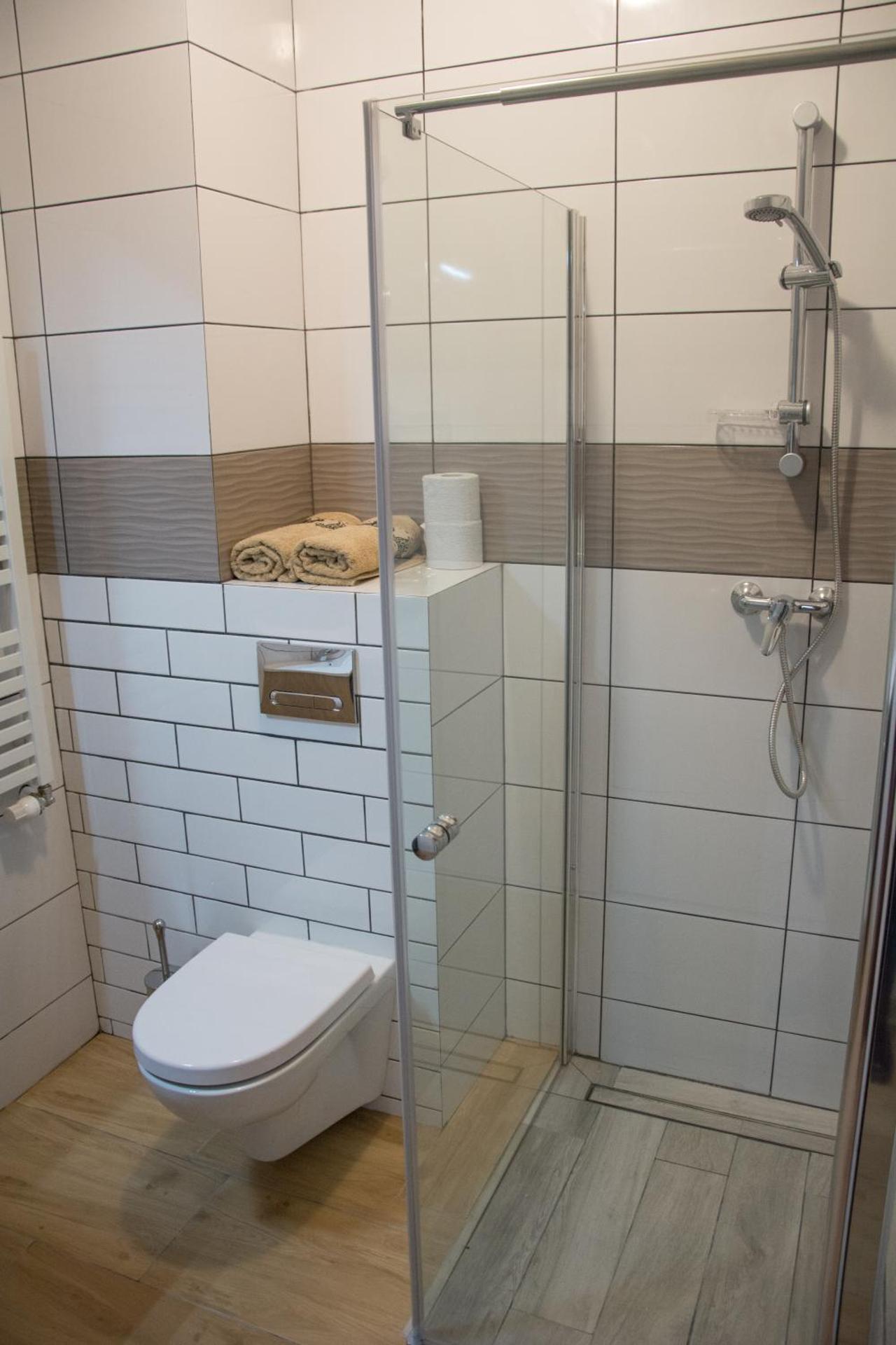 Checz Gościnna- pokoje,sauna,jacuzzi, sala konferencyjna