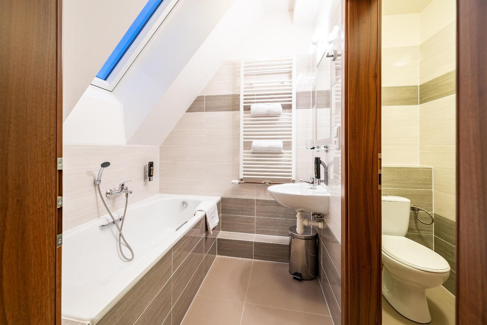 Deluxe Double Room with Bath