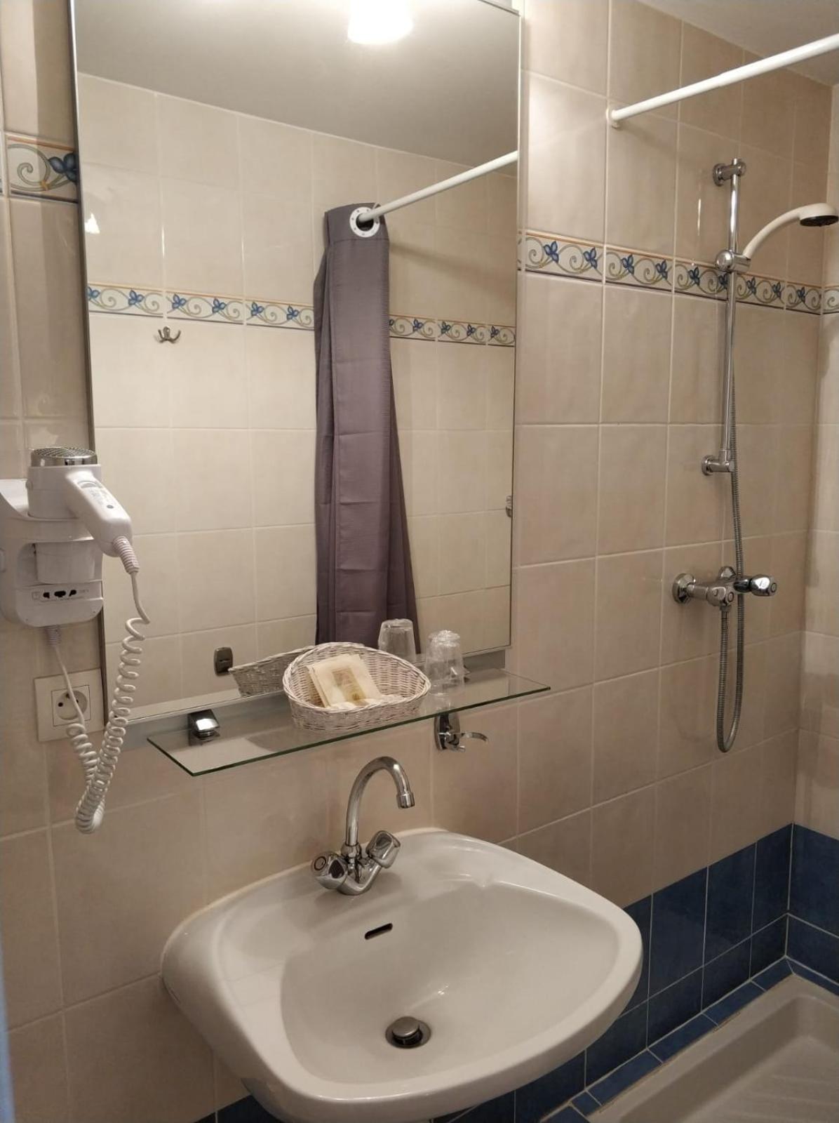 Single Room with Shower